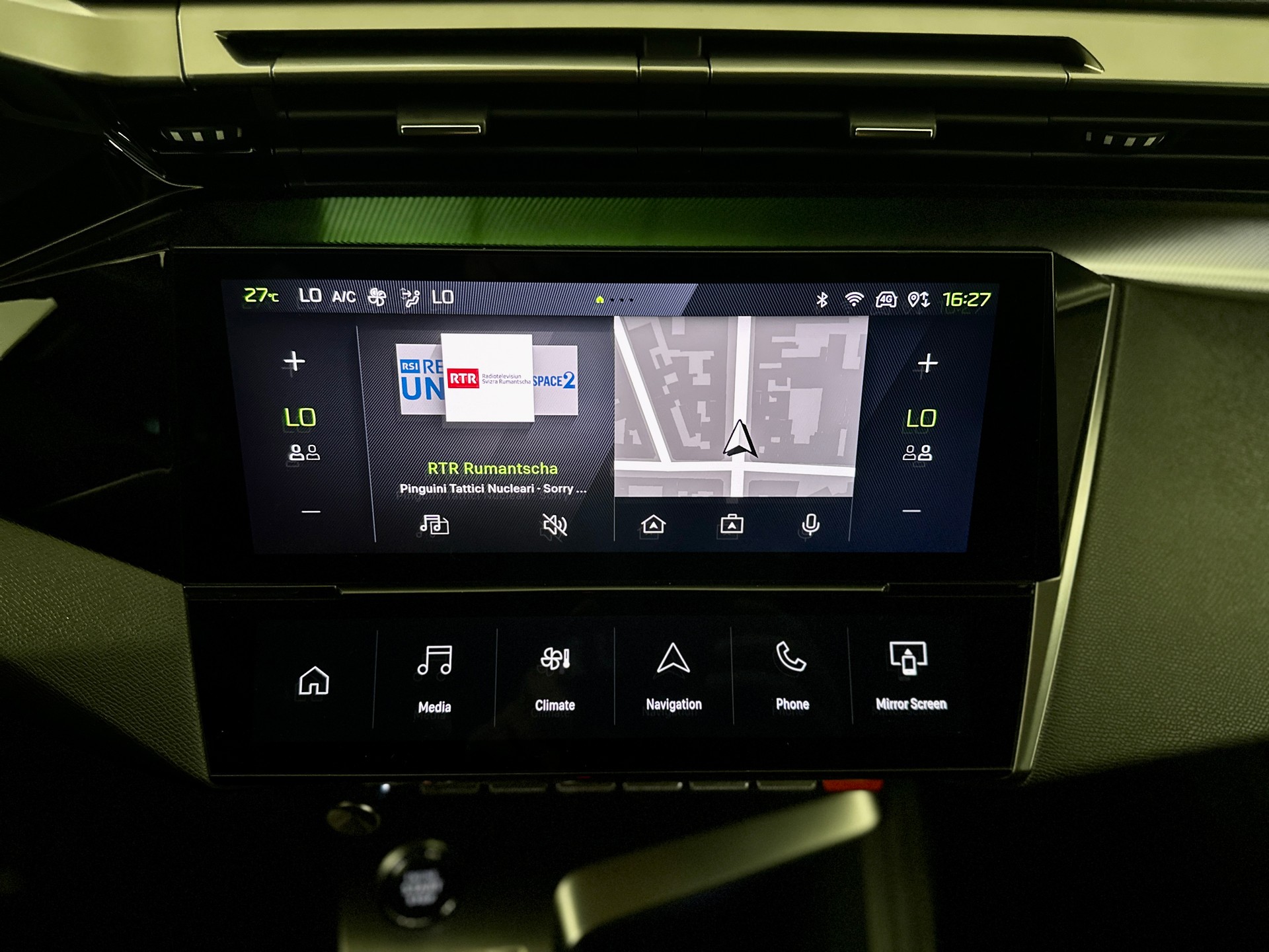 PEUGEOT 308 1.2 Pure Tech GT Pack EAT8-image-16