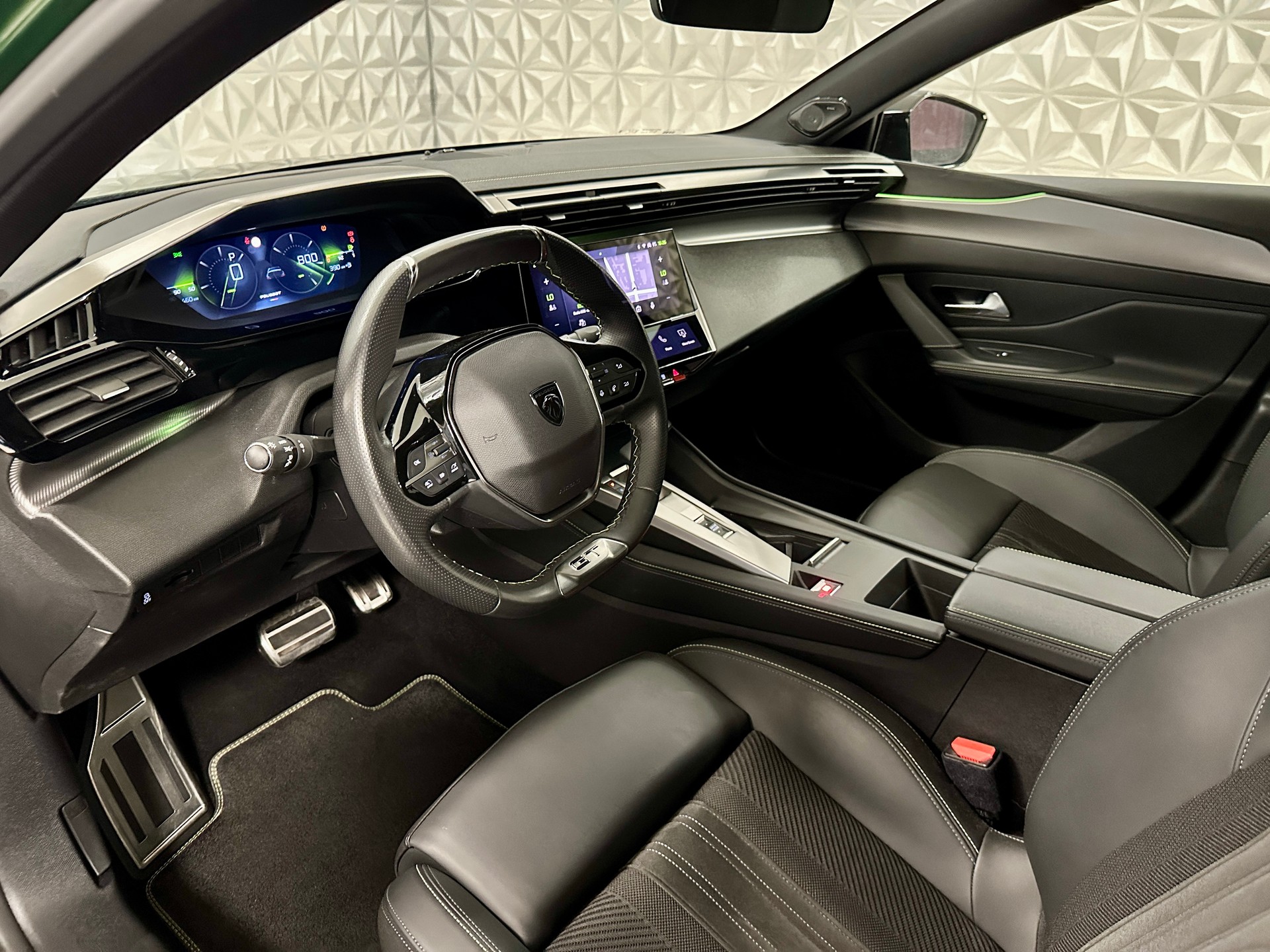 PEUGEOT 308 1.2 Pure Tech GT Pack EAT8-image-10