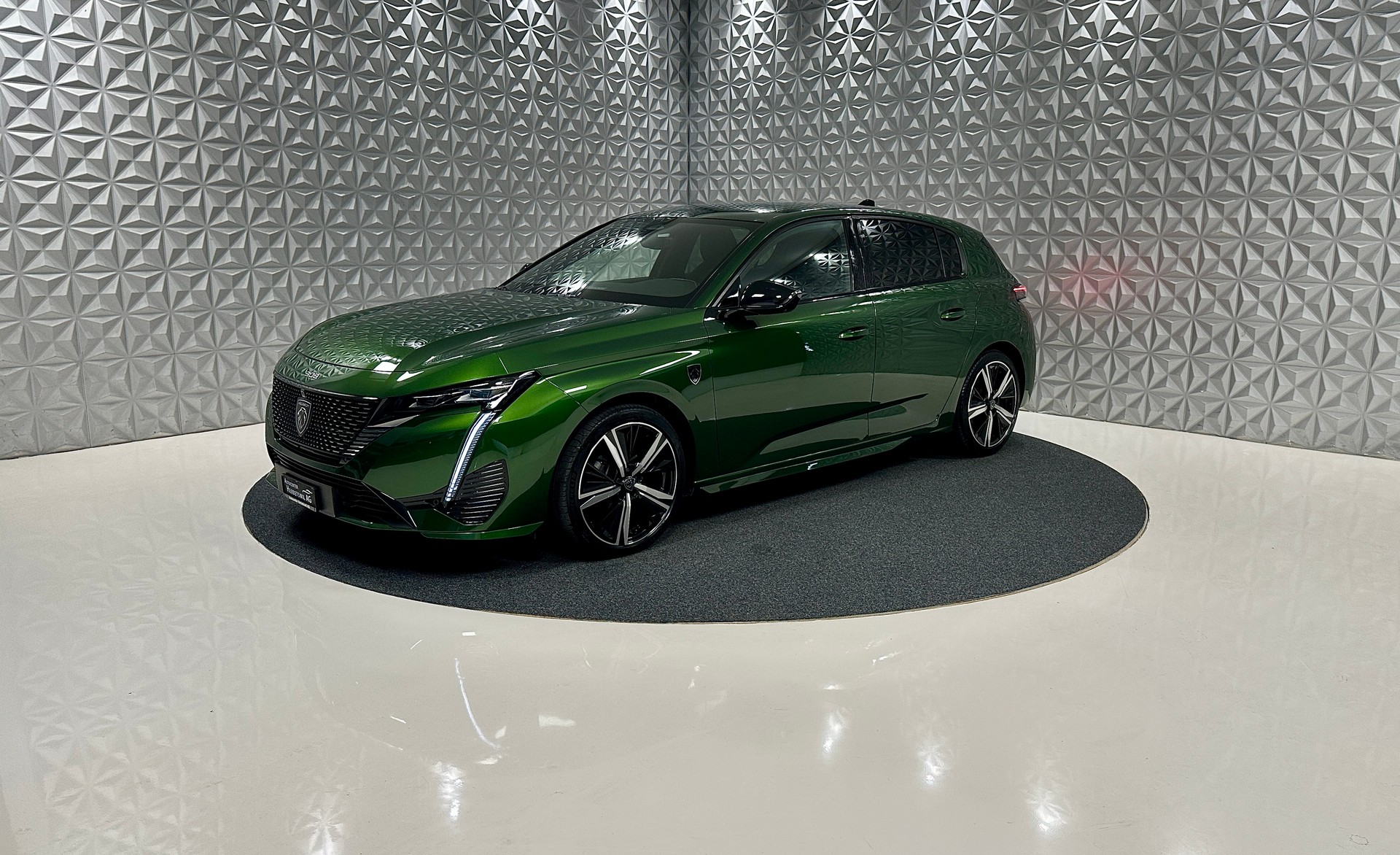 PEUGEOT 308 1.2 Pure Tech GT Pack EAT8-image-0