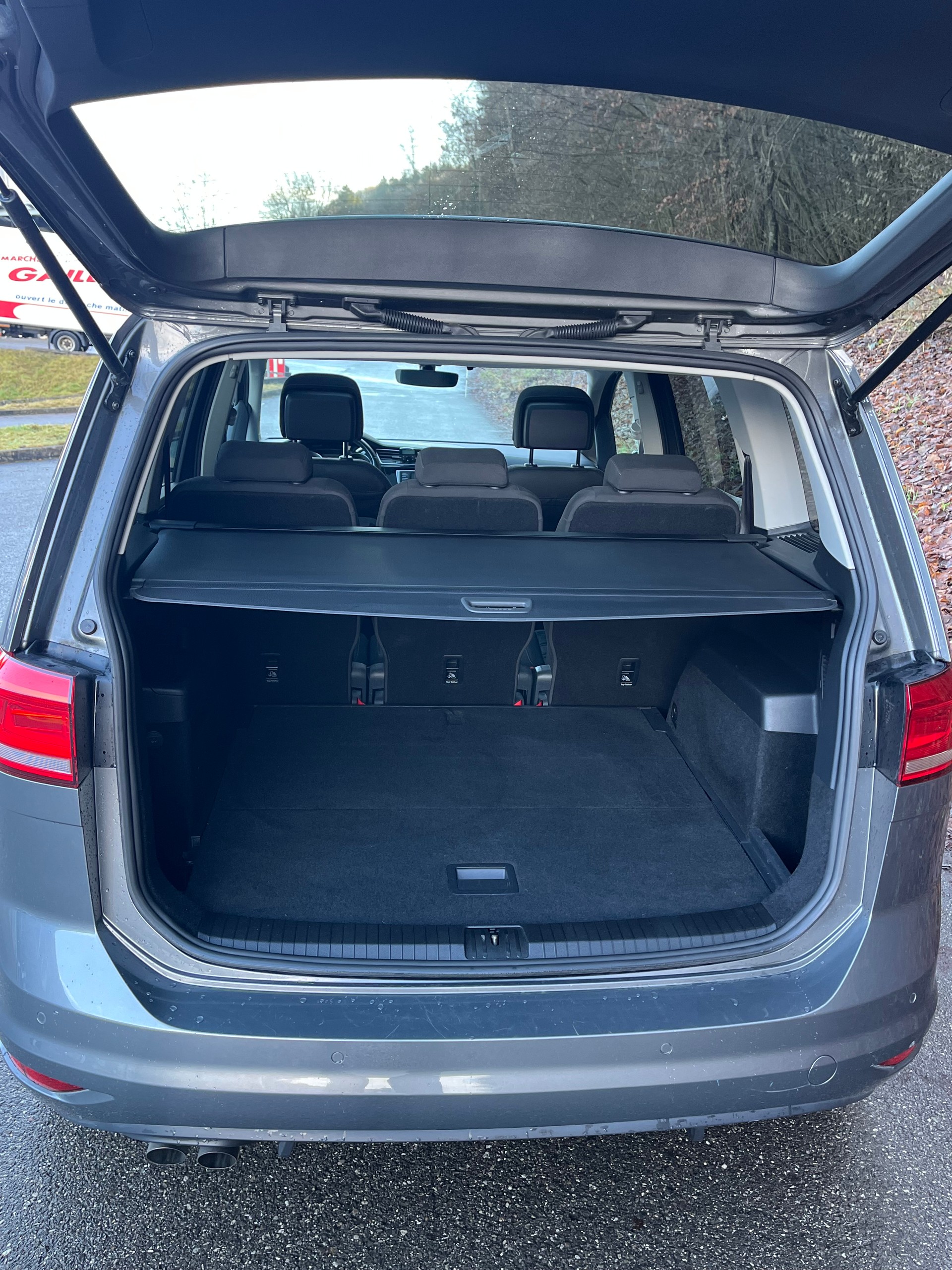 VW Touran 2.0 TDI BlueMotion Technology Highline DSG-image-10