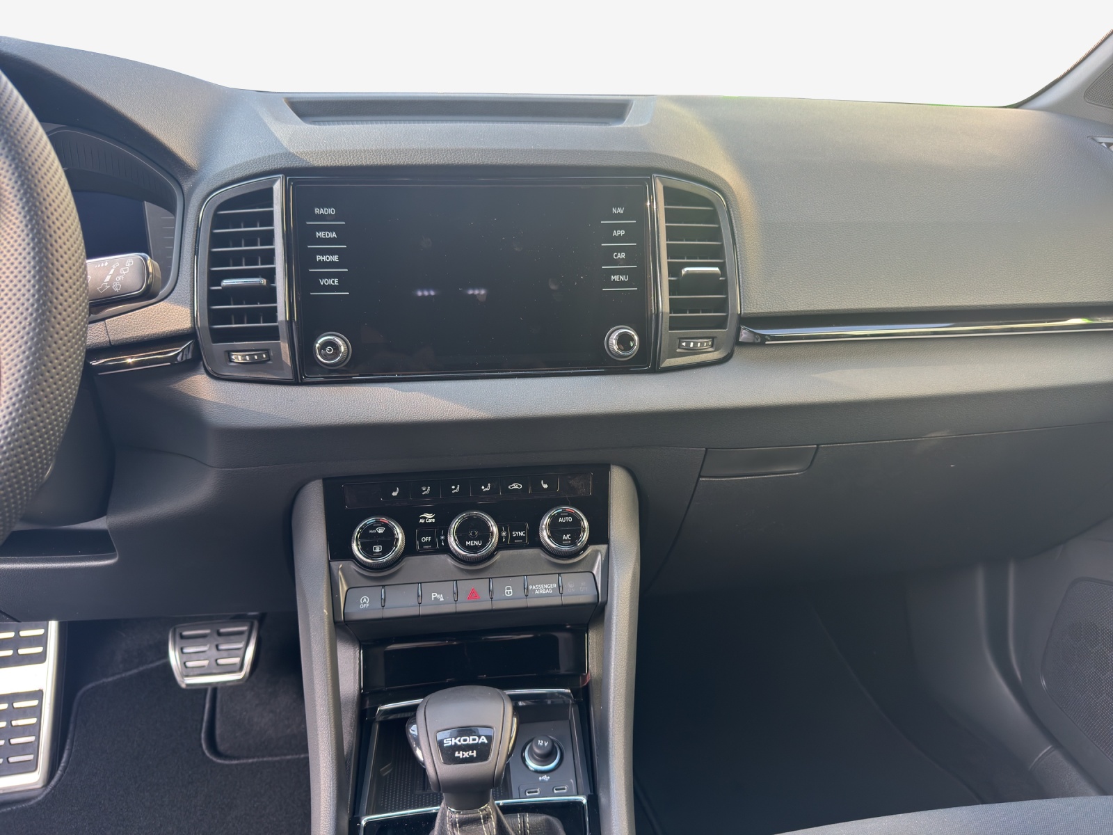 SKODA Karoq 2.0 TSI SportLine 4x4 DSG-image-10