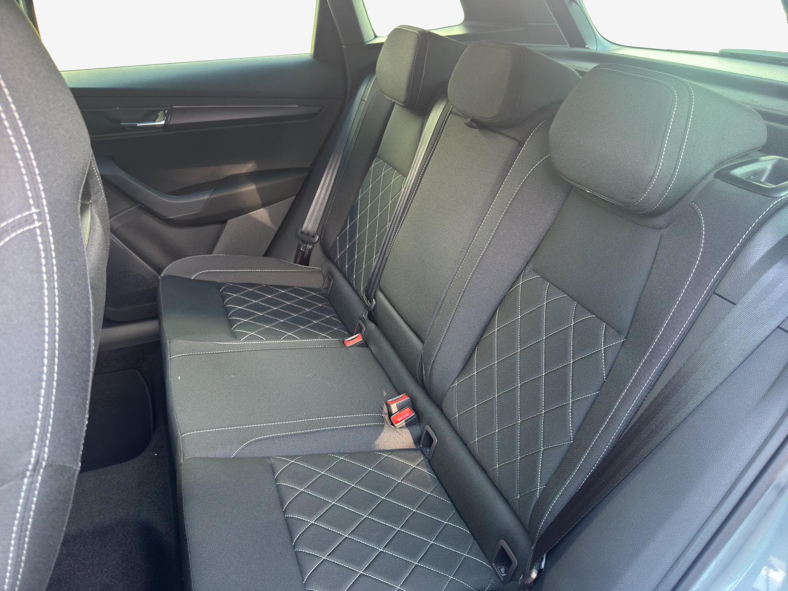 SKODA Karoq 2.0 TSI SportLine 4x4 DSG-image-11