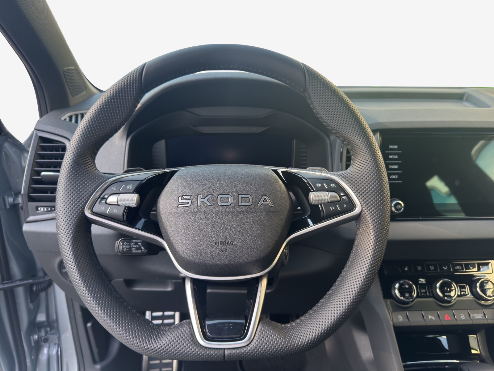 SKODA Karoq 2.0 TSI SportLine 4x4 DSG-image-9