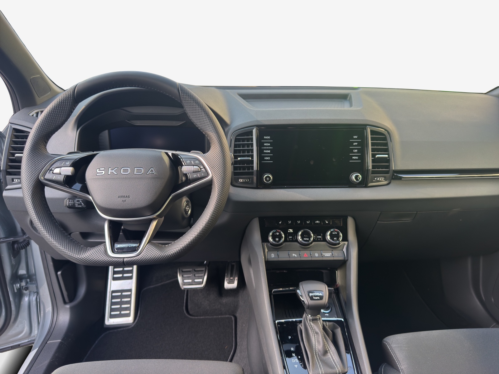 SKODA Karoq 2.0 TSI SportLine 4x4 DSG-image-8