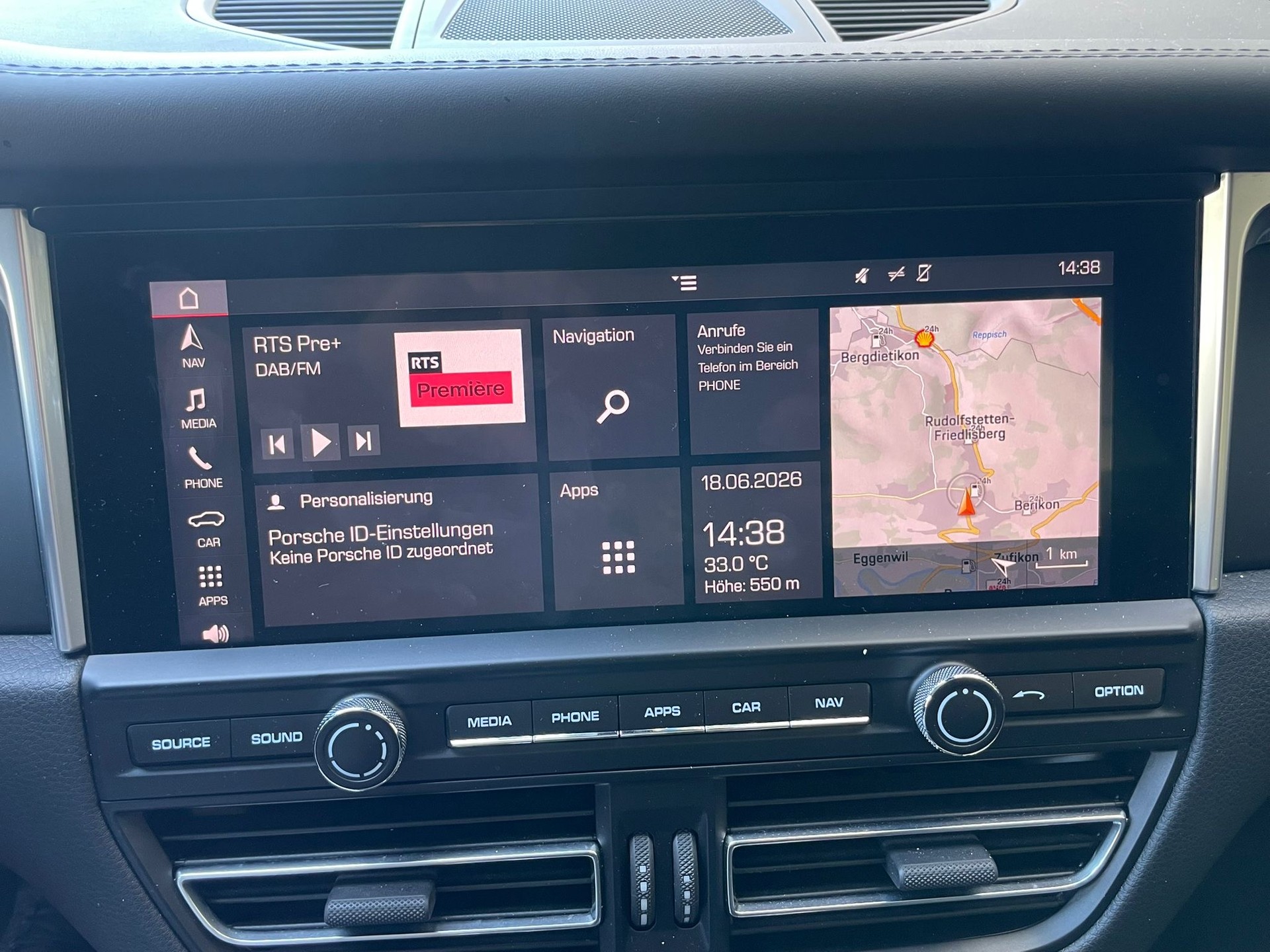PORSCHE Macan PDK 245 PS All Black CH-Auto nur Porsche Service-image-6
