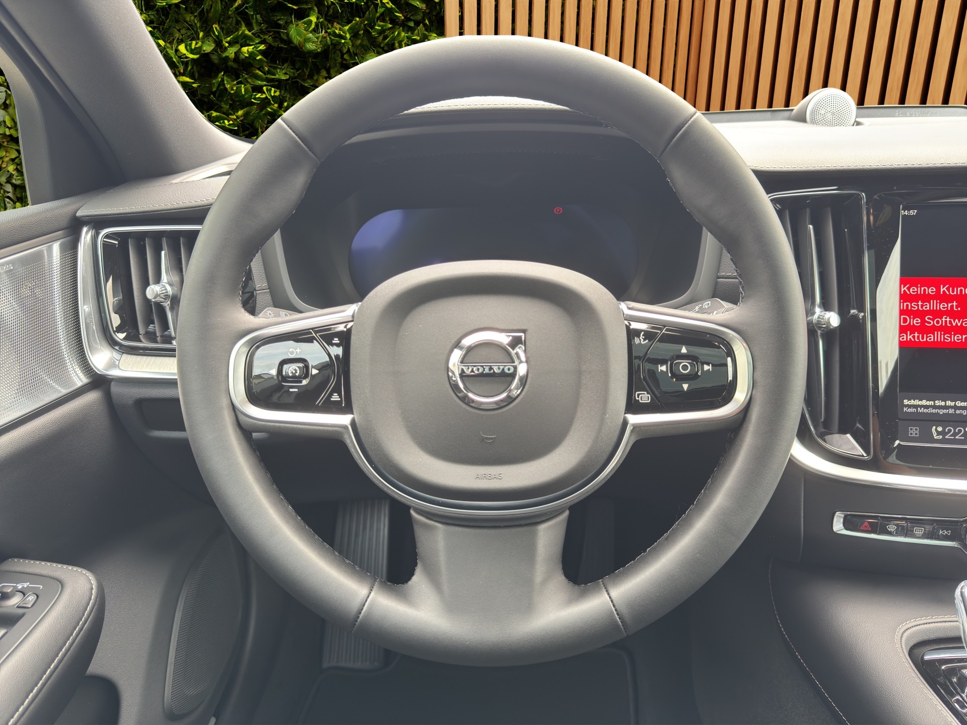 VOLVO V60 2.0 T8 TE Ultra Dark eAWD-image-11