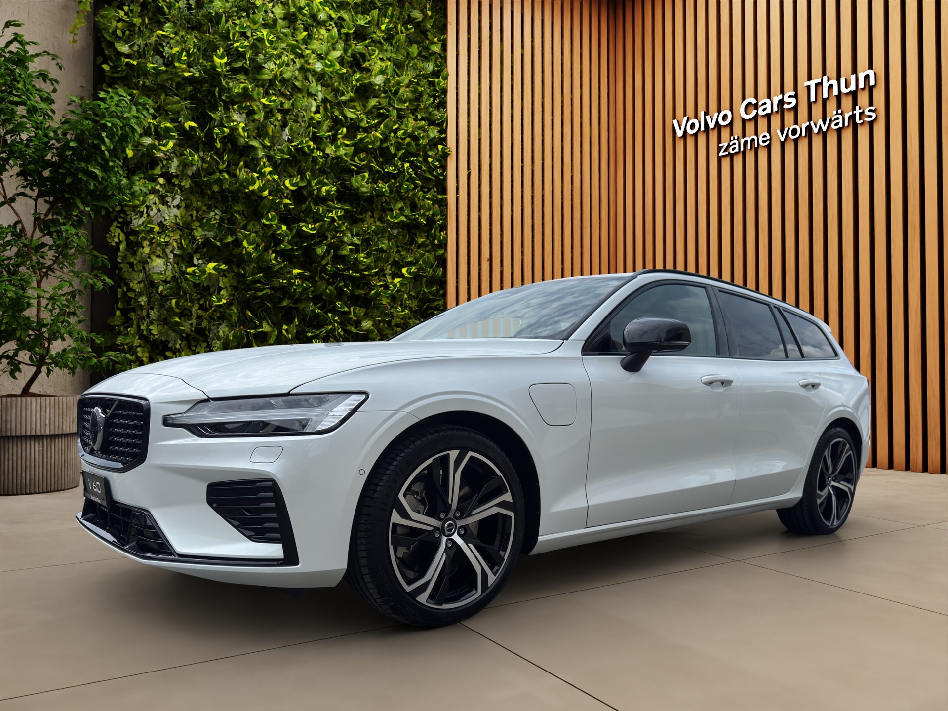 VOLVO V60 2.0 T8 TE Ultra Dark eAWD-image-0