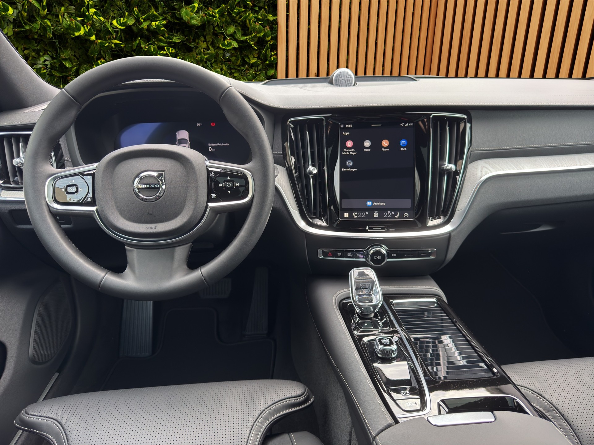VOLVO V60 2.0 T8 TE Ultra Dark eAWD-image-9