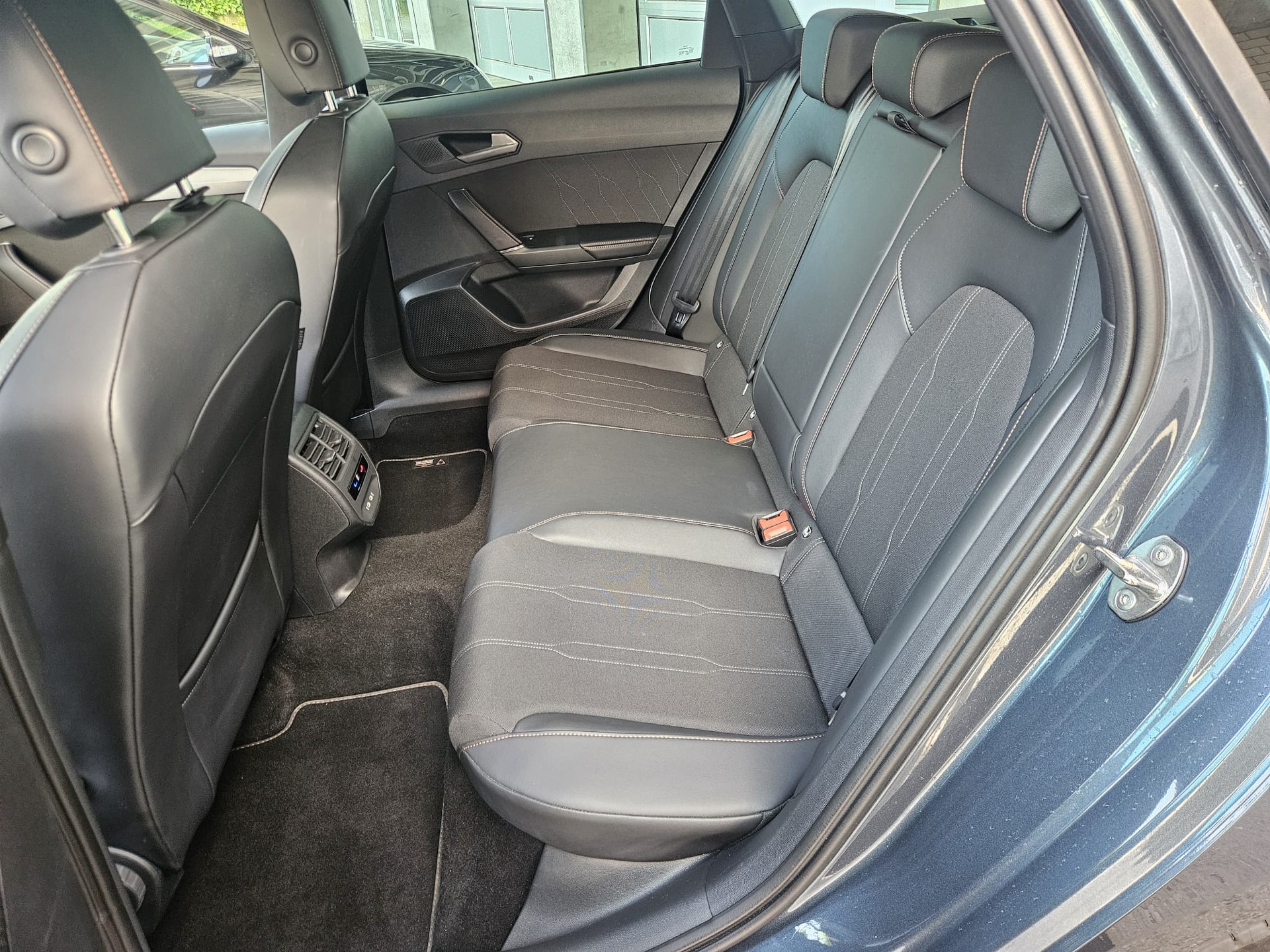 CUPRA LEON 1.5 TSI DSG-image-3