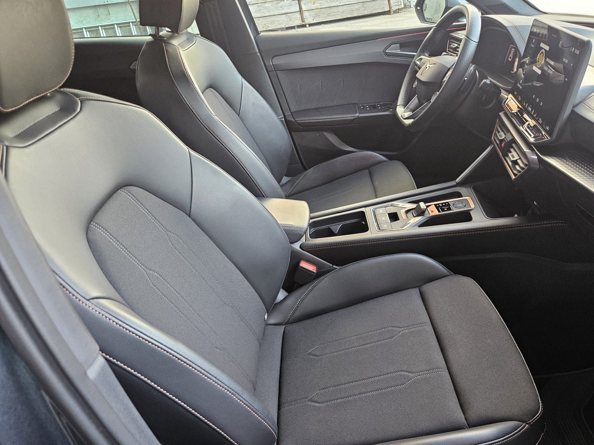 CUPRA LEON 1.5 TSI DSG-image-6