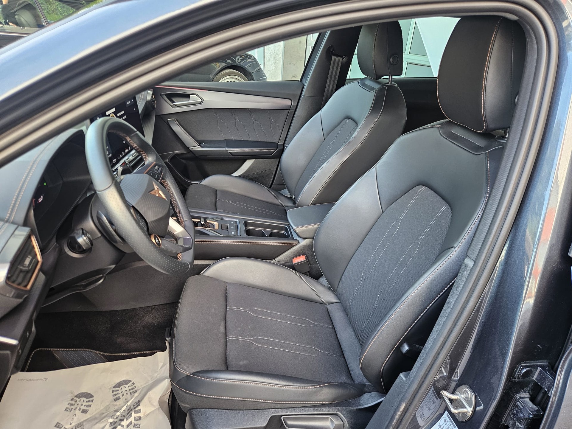 CUPRA LEON 1.5 TSI DSG-image-2