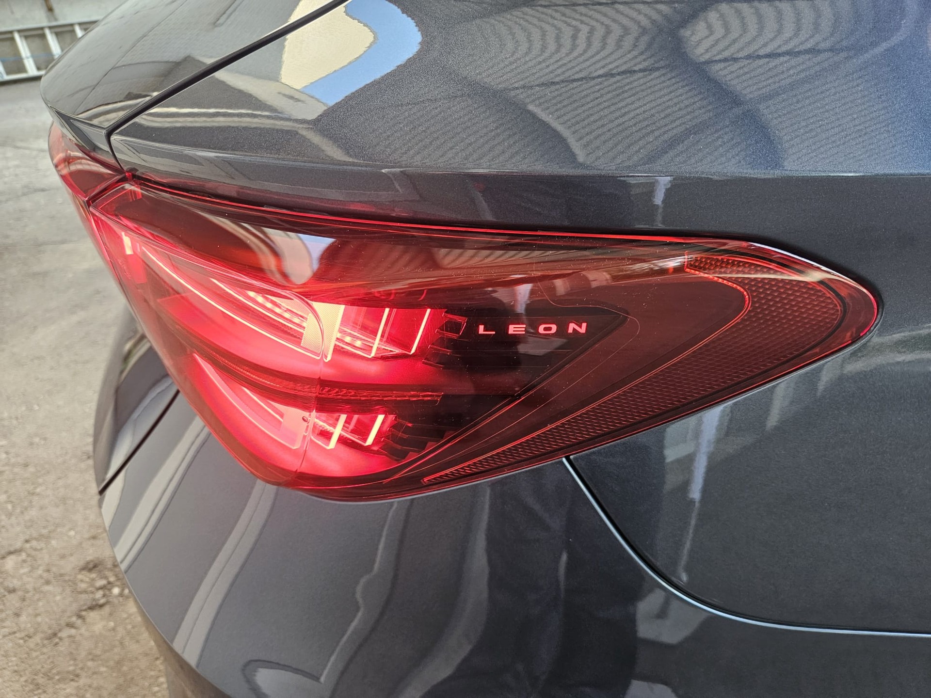CUPRA LEON 1.5 TSI DSG-image-14