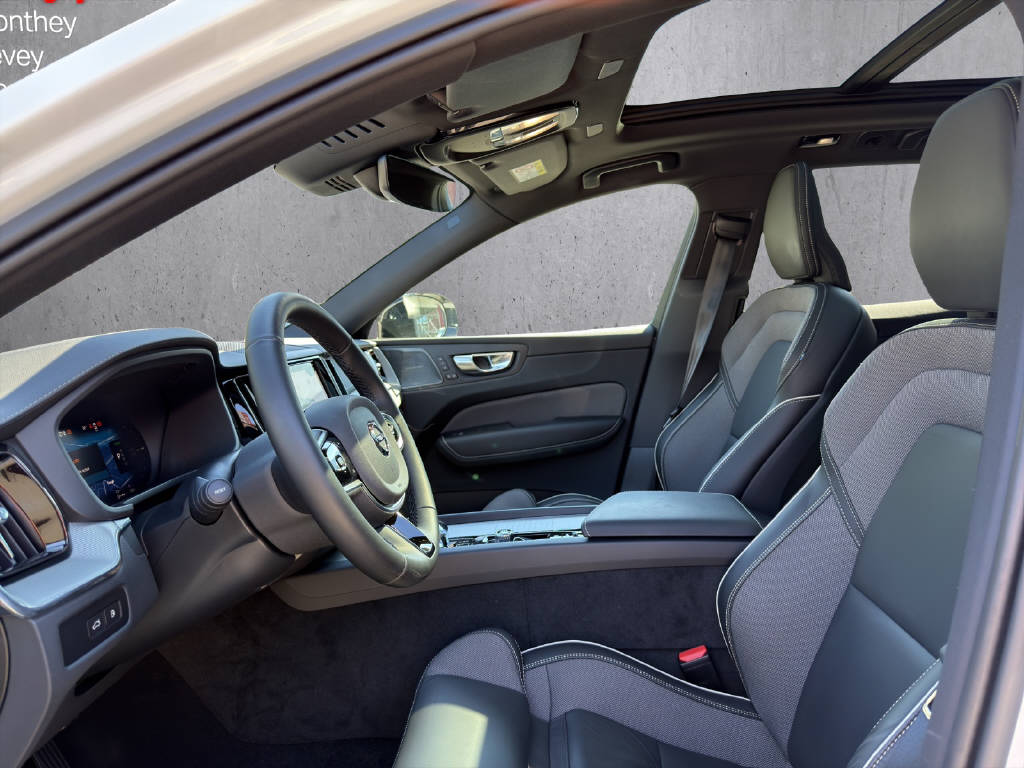 VOLVO XC60 2.0 T6 TE XCENTRIC eAWD-image-8