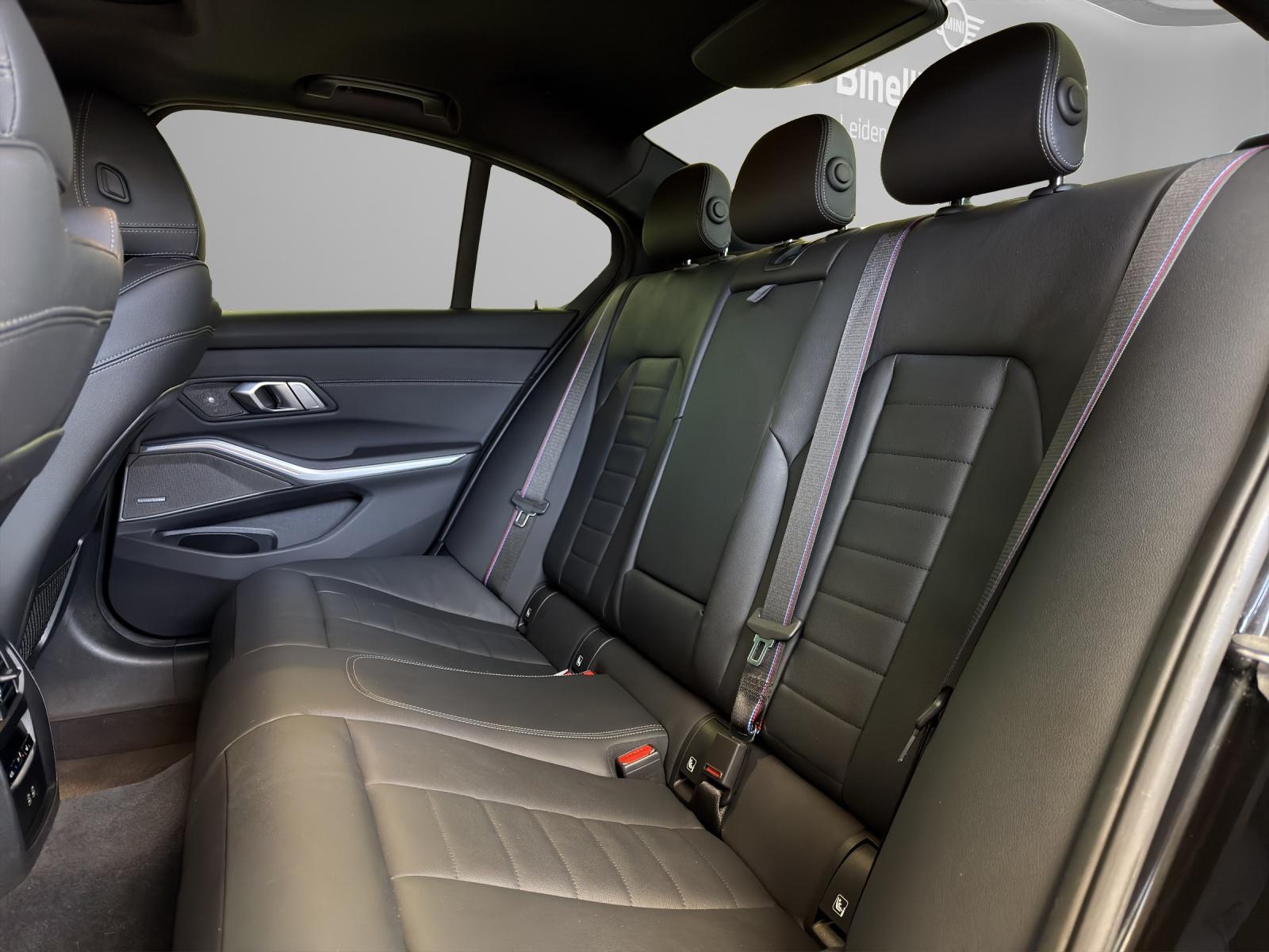 BMW M340i xDrive-image-14