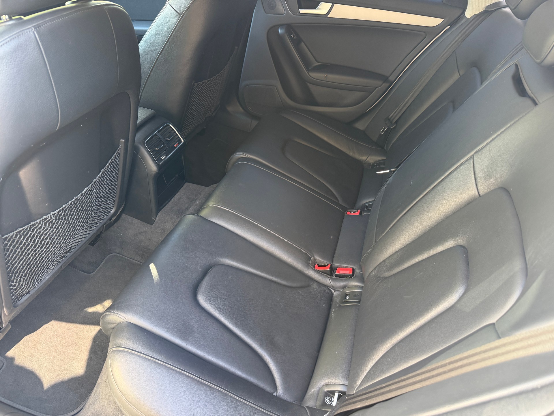 AUDI A4 Avant 2.0 TDI quattro S-tronic-image-9