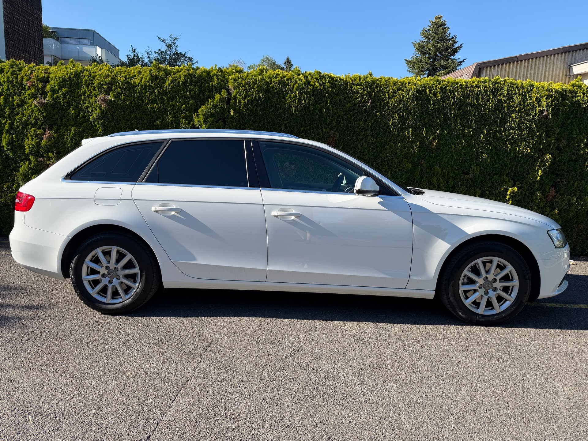 AUDI A4 Avant 2.0 TDI quattro S-tronic-image-4