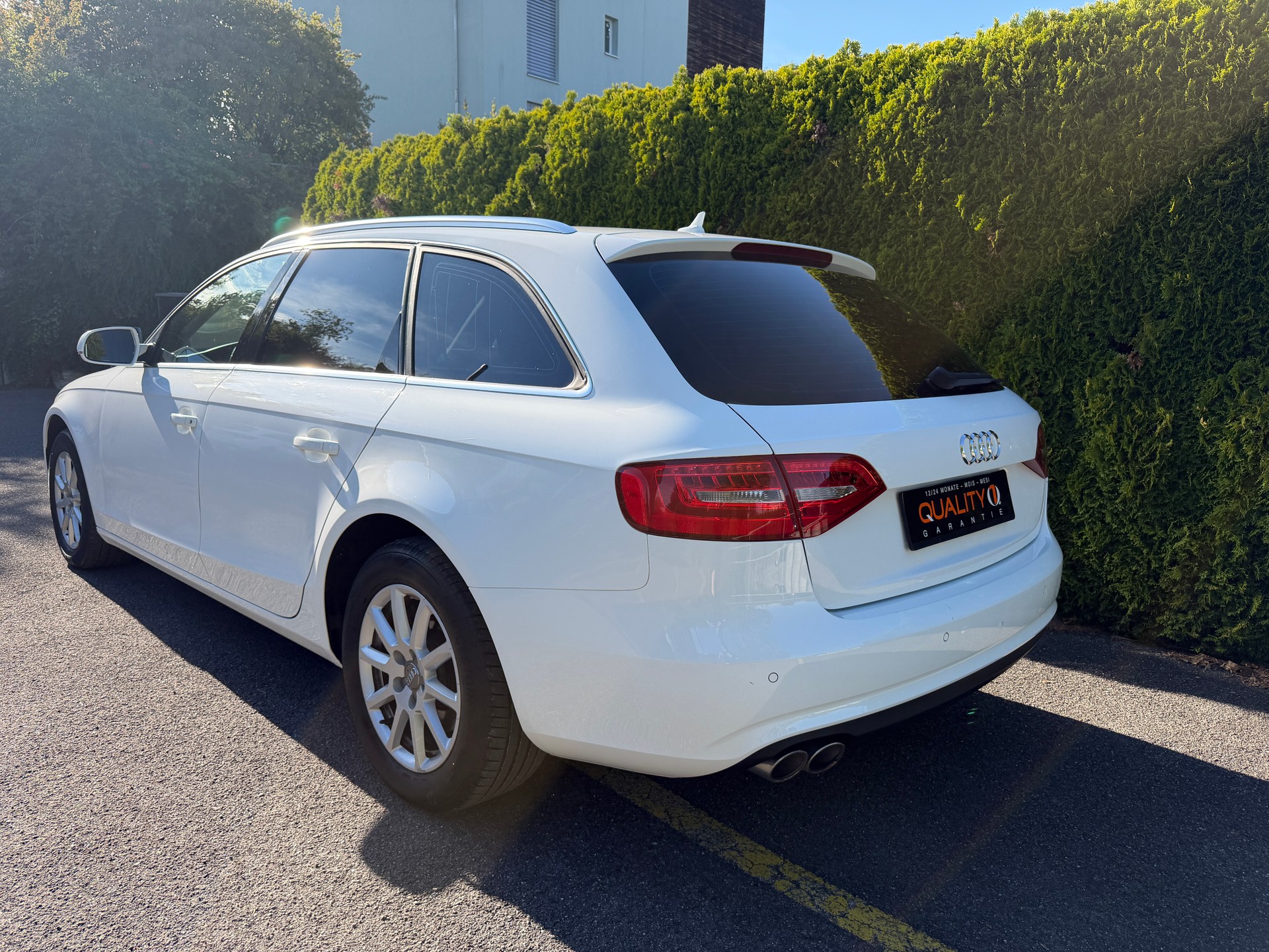 AUDI A4 Avant 2.0 TDI quattro S-tronic-image-2