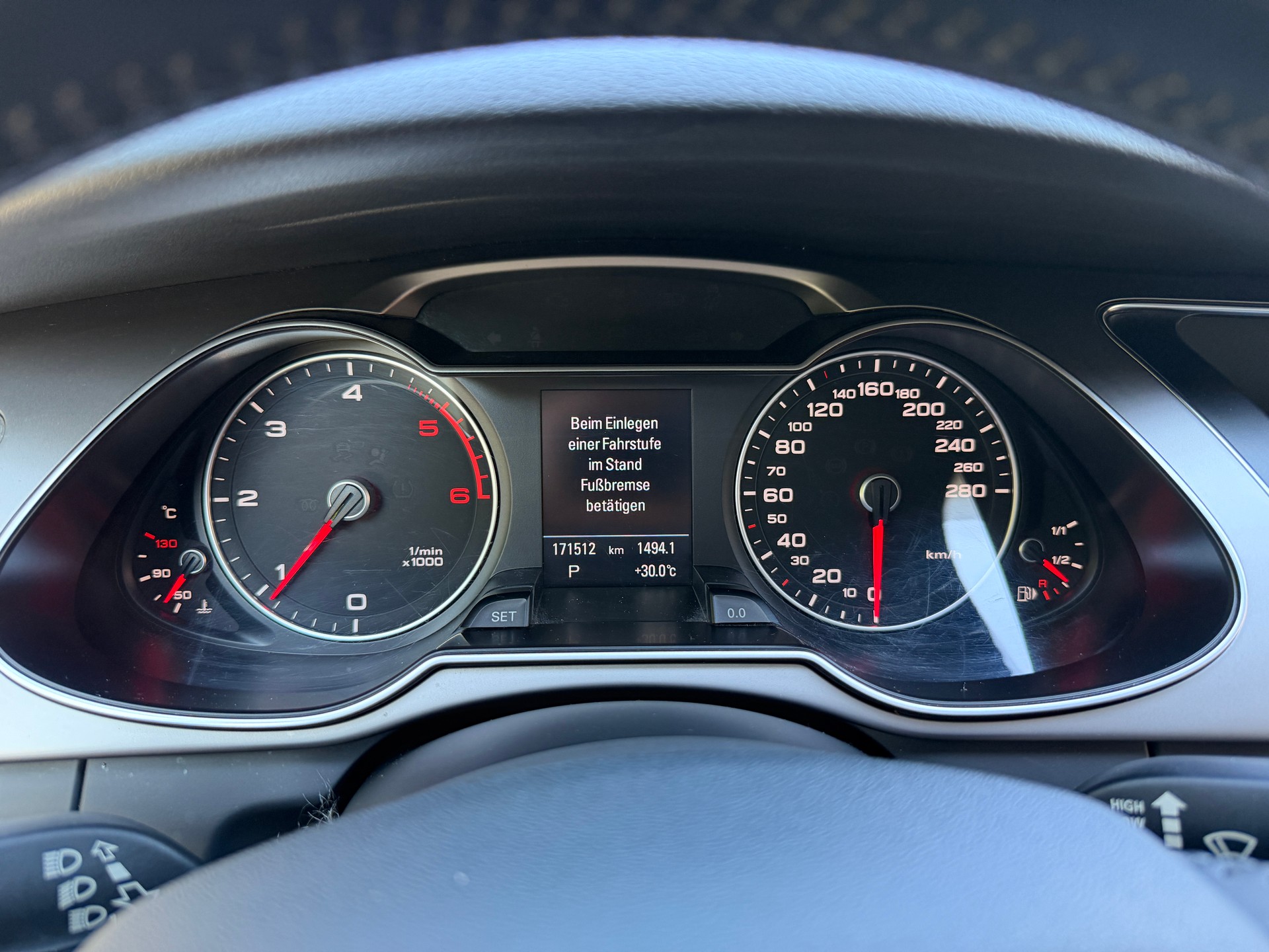 AUDI A4 Avant 2.0 TDI quattro S-tronic-image-10
