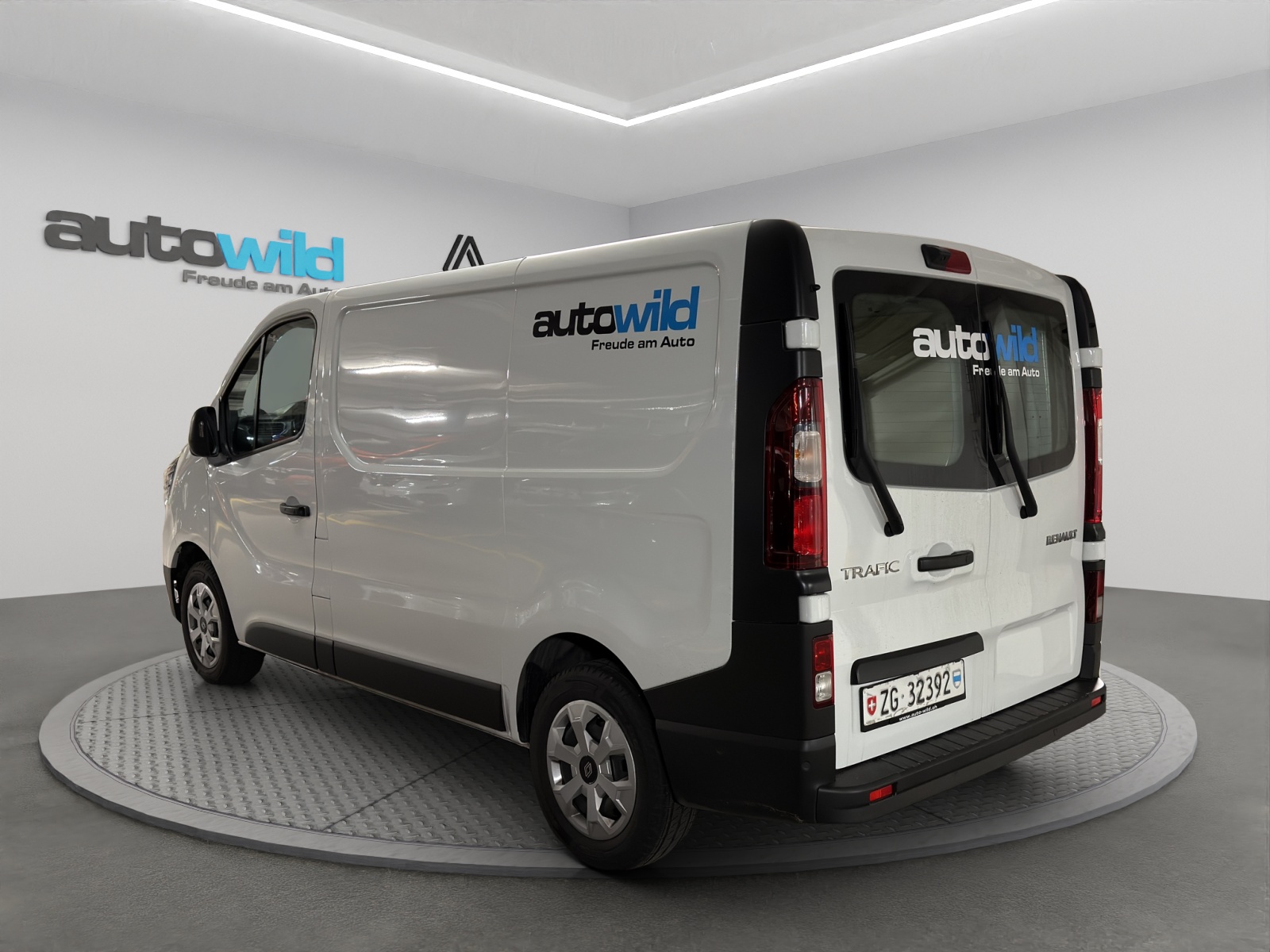 RENAULT Trafic 2.0 Blue dCi 130 Advance L1H1-image-1