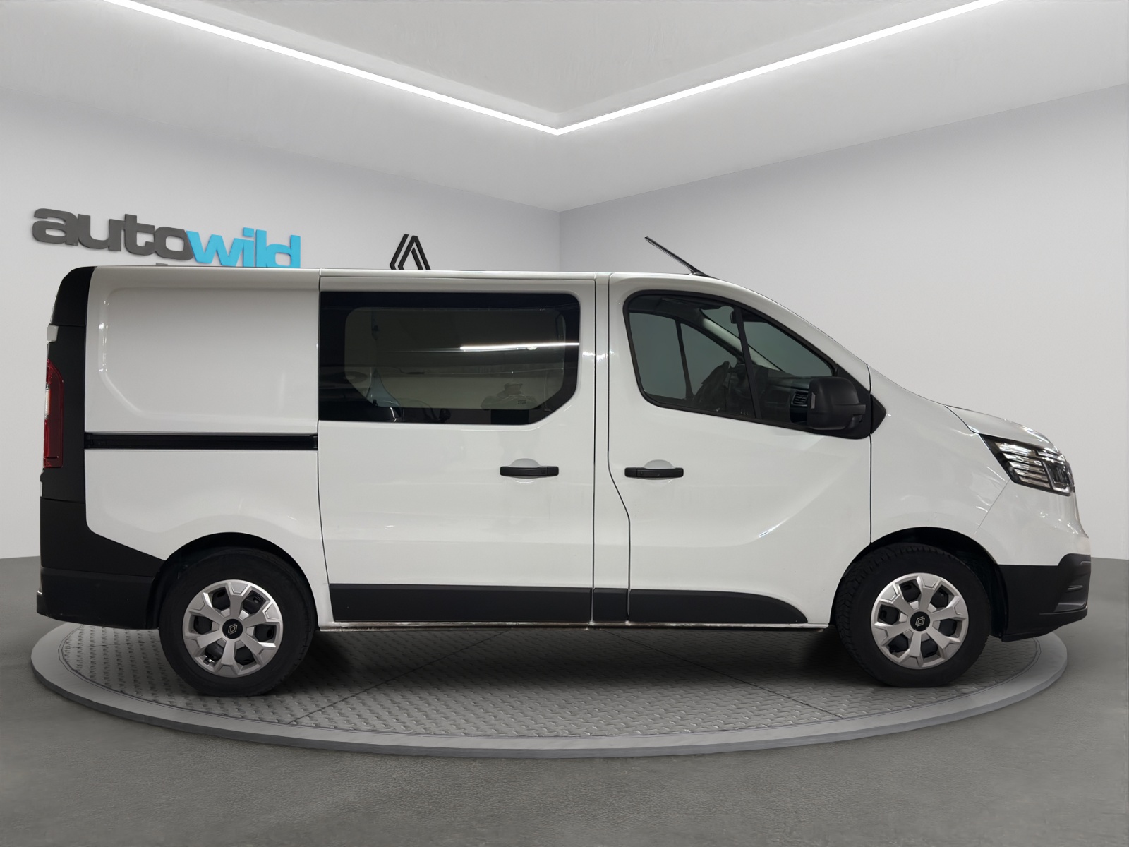 RENAULT Trafic 2.0 Blue dCi 130 Advance L1H1-image-12