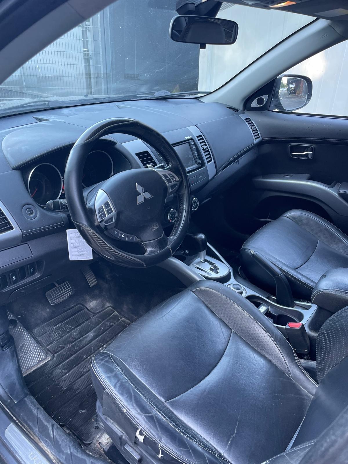 MITSUBISHI Outlander 2.4 Navigator 4WD CVT-image-13