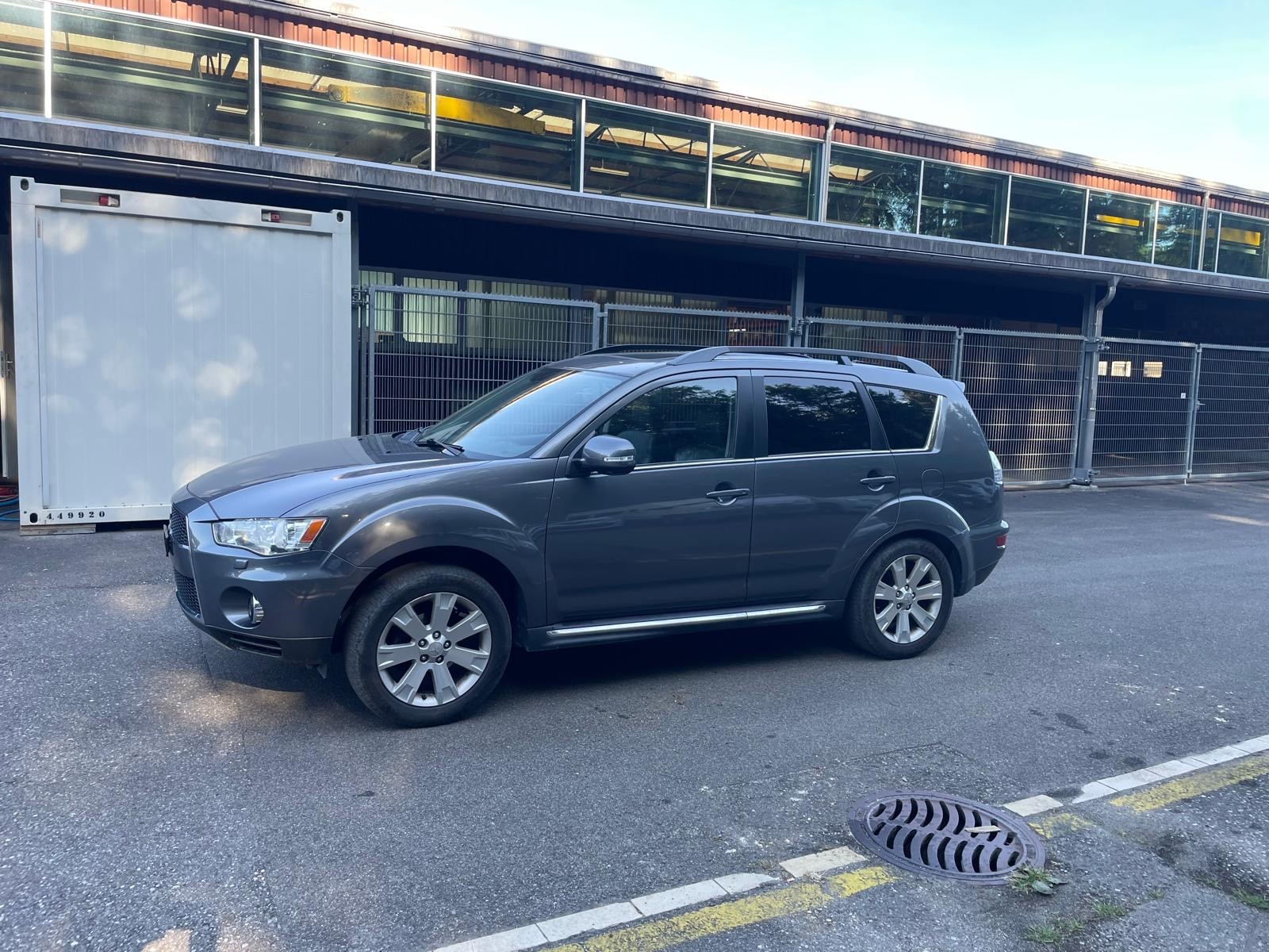MITSUBISHI Outlander 2.4 Navigator 4WD CVT-image-2