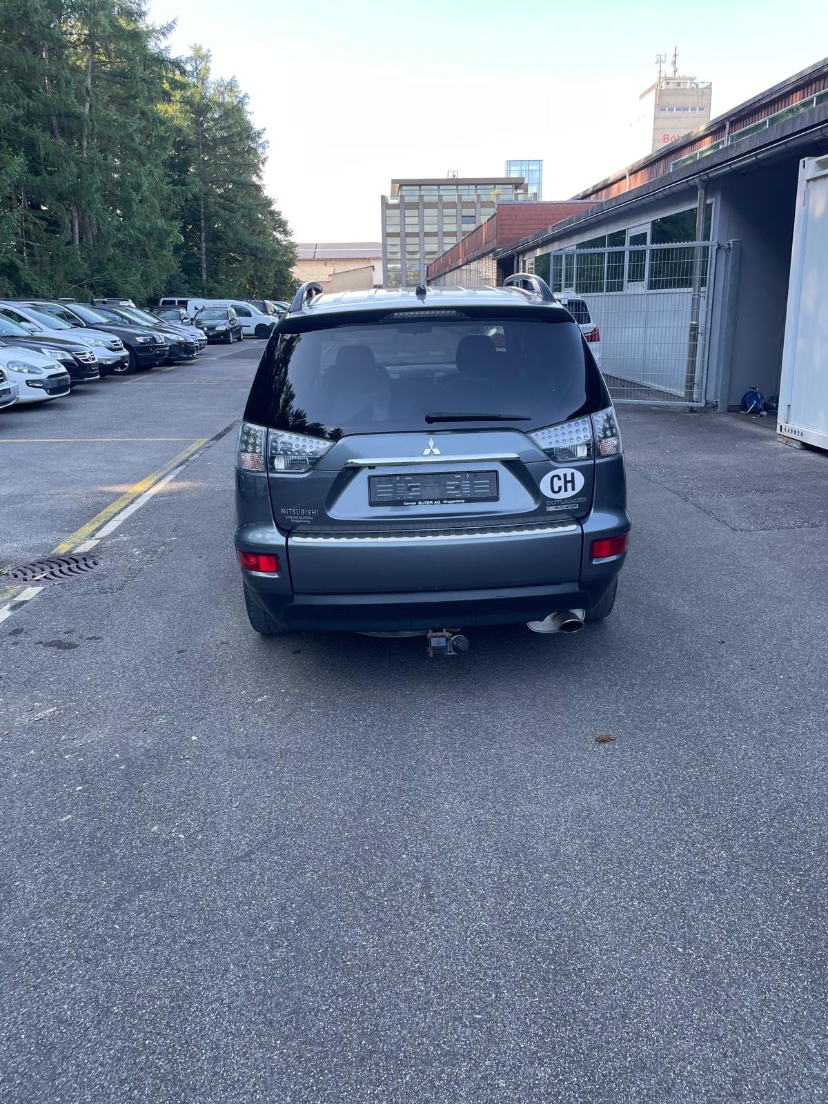 MITSUBISHI Outlander 2.4 Navigator 4WD CVT-image-5