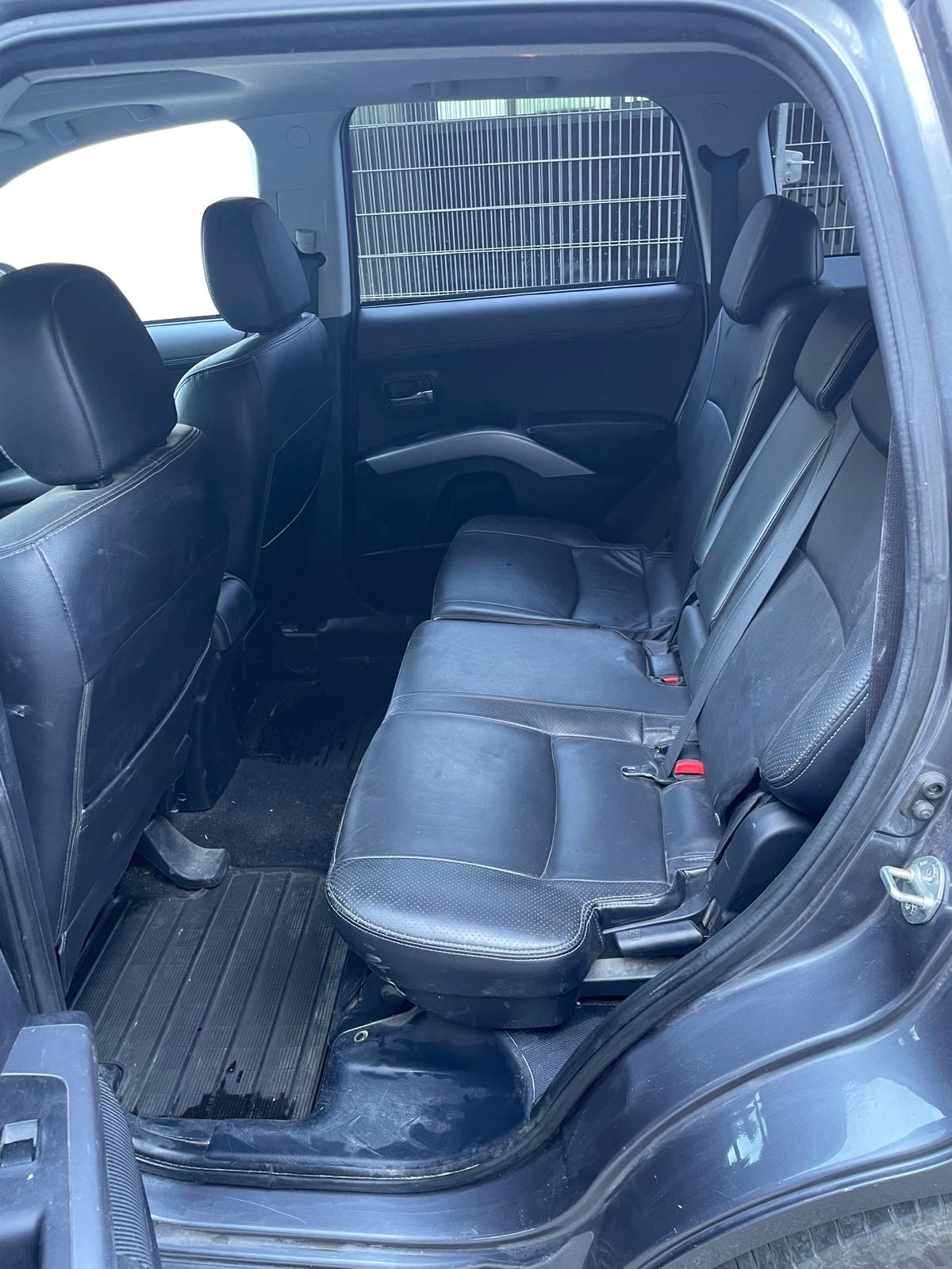 MITSUBISHI Outlander 2.4 Navigator 4WD CVT-image-12