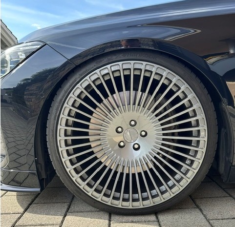 BMW 750i xDrive SAG-image-2