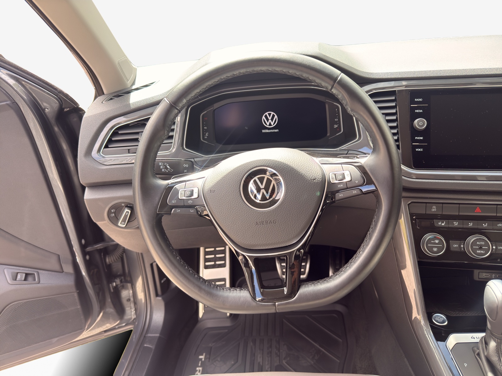 VW T-Roc 2.0 TSI Sport Selection DSG 4Motion-image-9