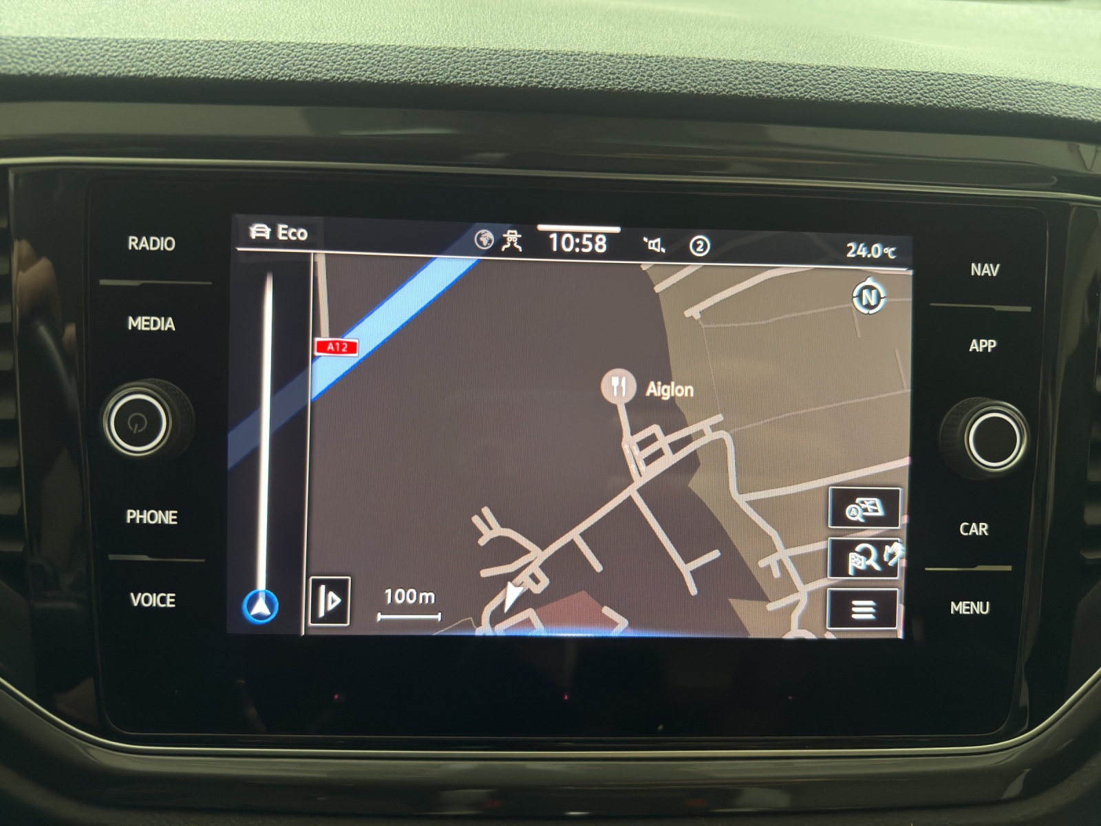 VW T-Roc 2.0 TSI Sport Selection DSG 4Motion-image-15