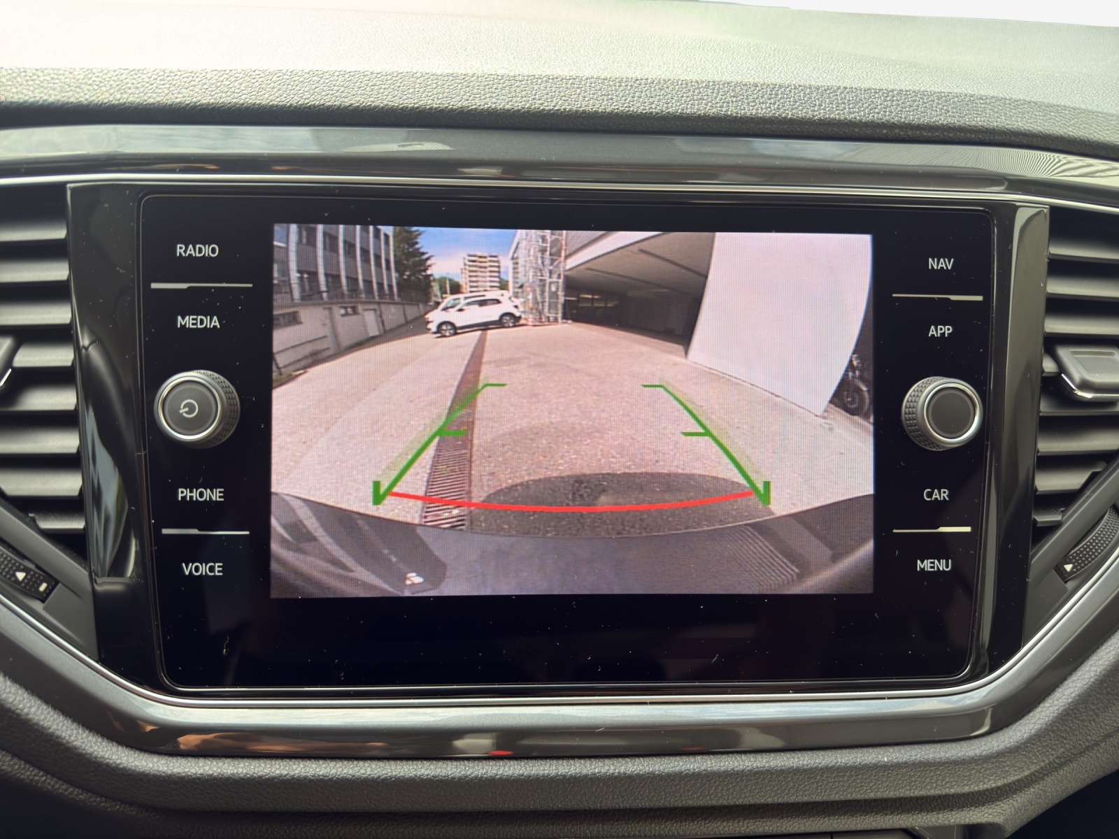 VW T-Roc 2.0 TSI Sport Selection DSG 4Motion-image-13