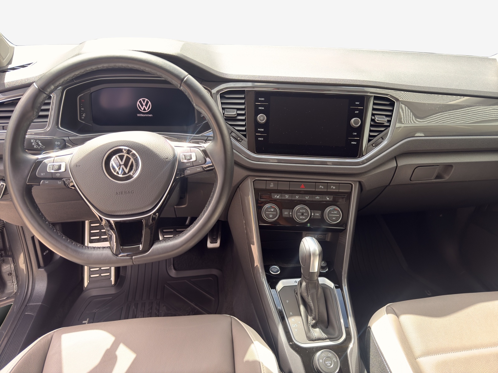 VW T-Roc 2.0 TSI Sport Selection DSG 4Motion-image-8