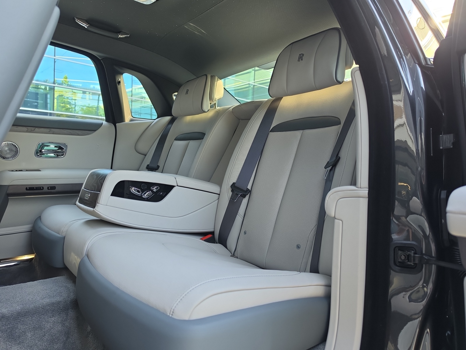 ROLLS-ROYCE Ghost II - Neuwagen-image-14