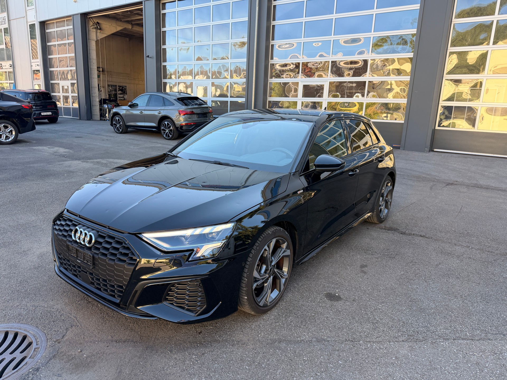 AUDI A3 Sportback 35 TFSI S line Attraction S-tronic-image-3