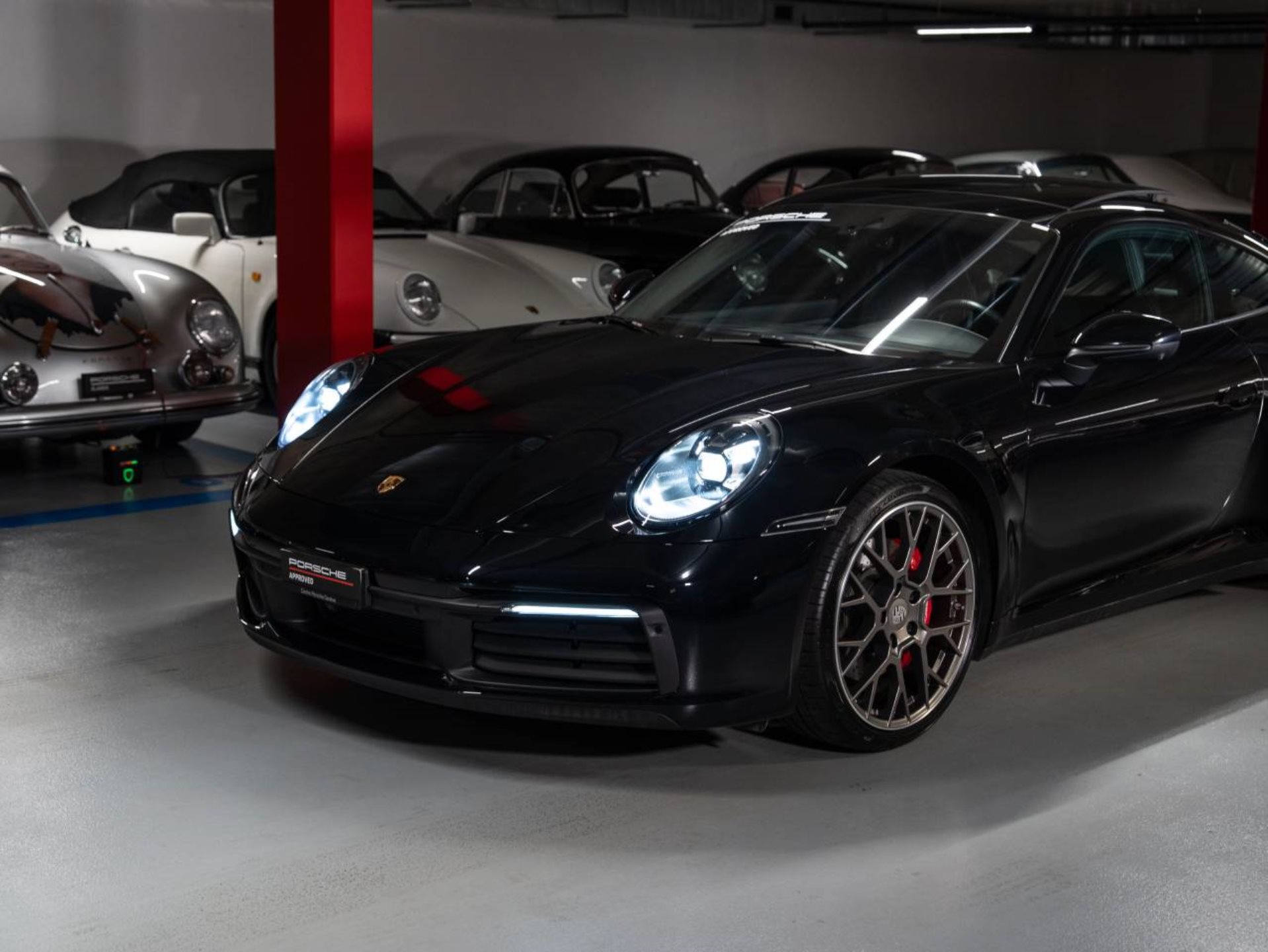 PORSCHE 911 Carrera 4S (MY22)-image-19