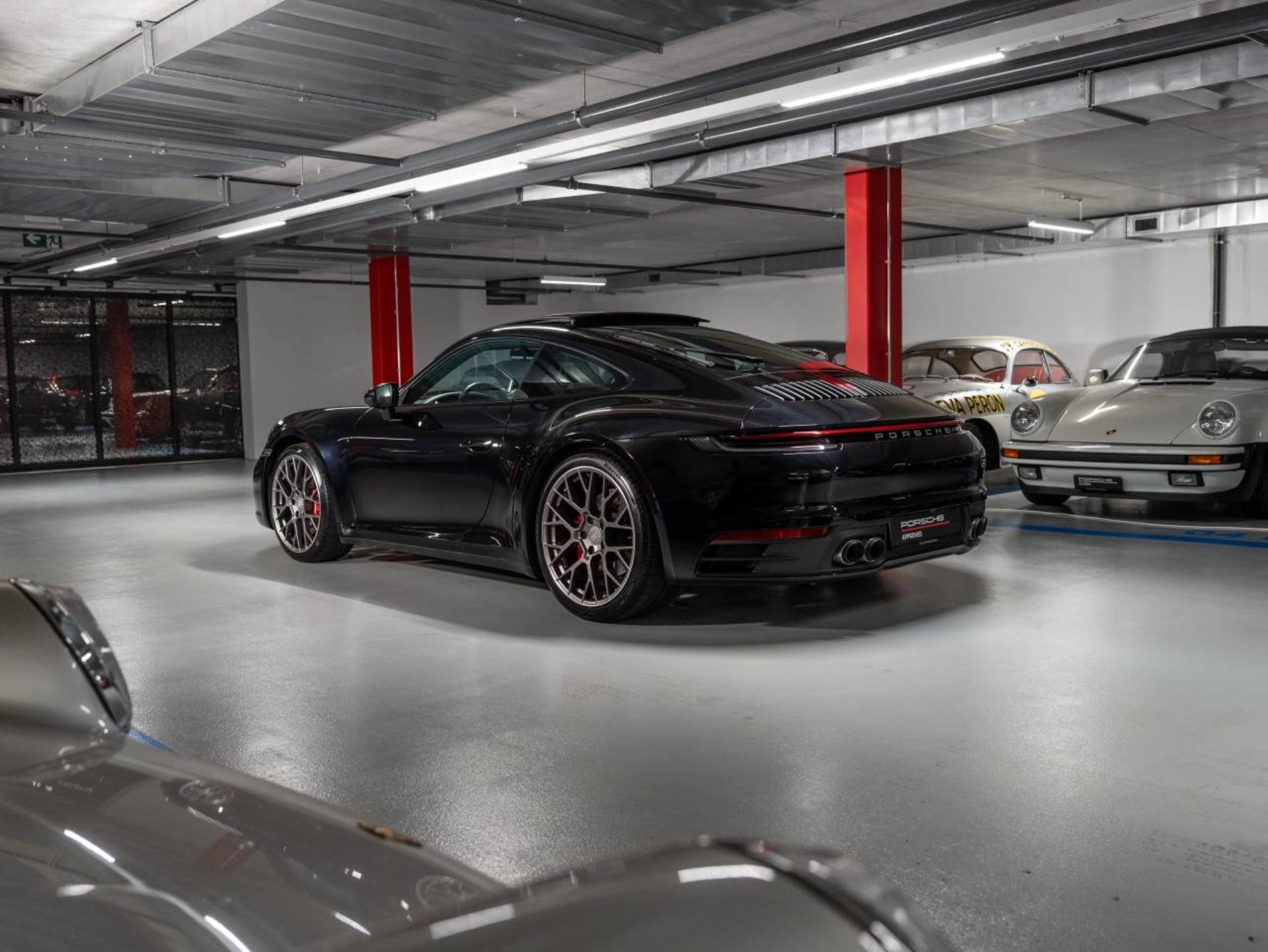 PORSCHE 911 Carrera 4S (MY22)-image-2