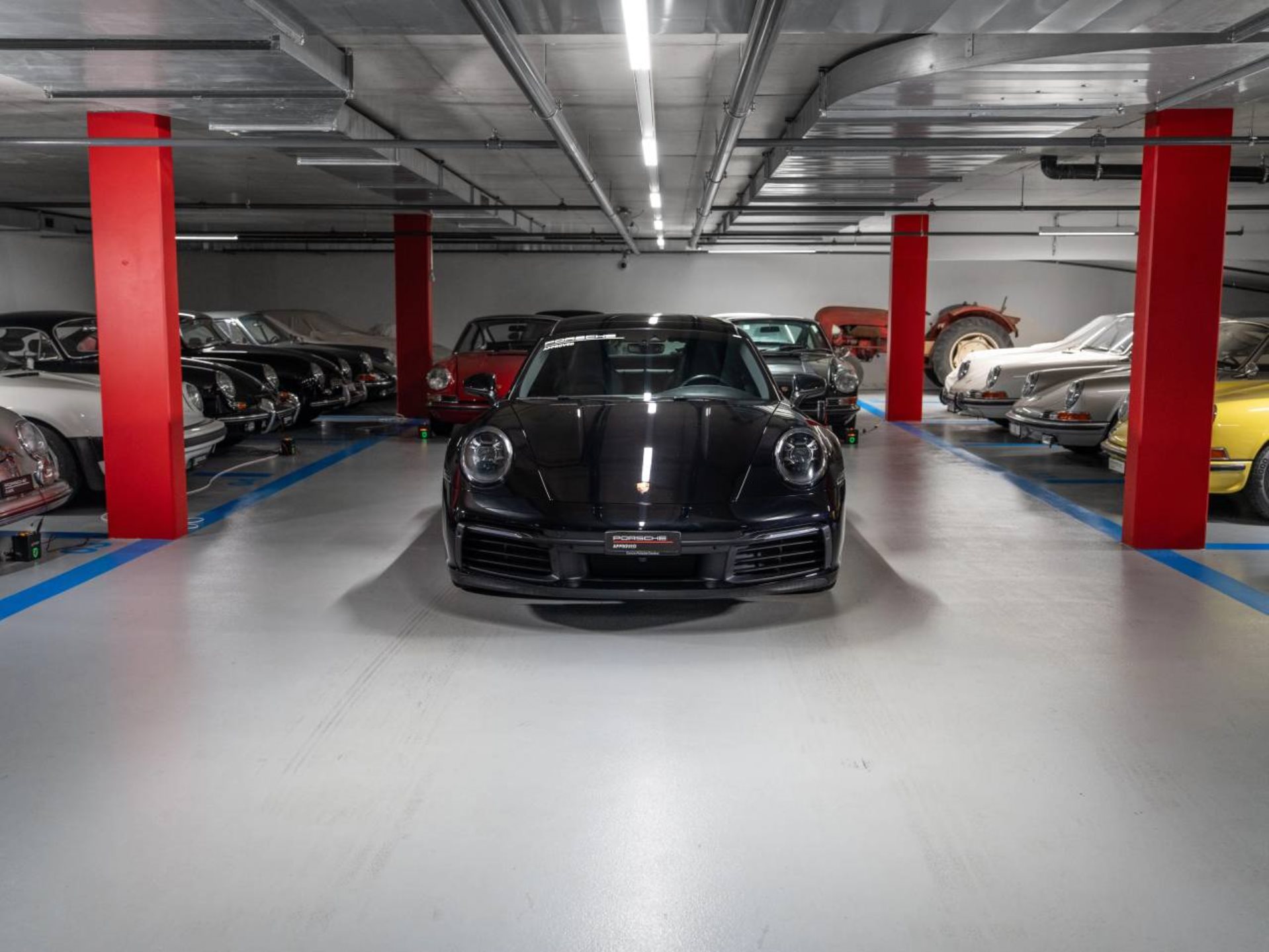 PORSCHE 911 Carrera 4S (MY22)-image-1