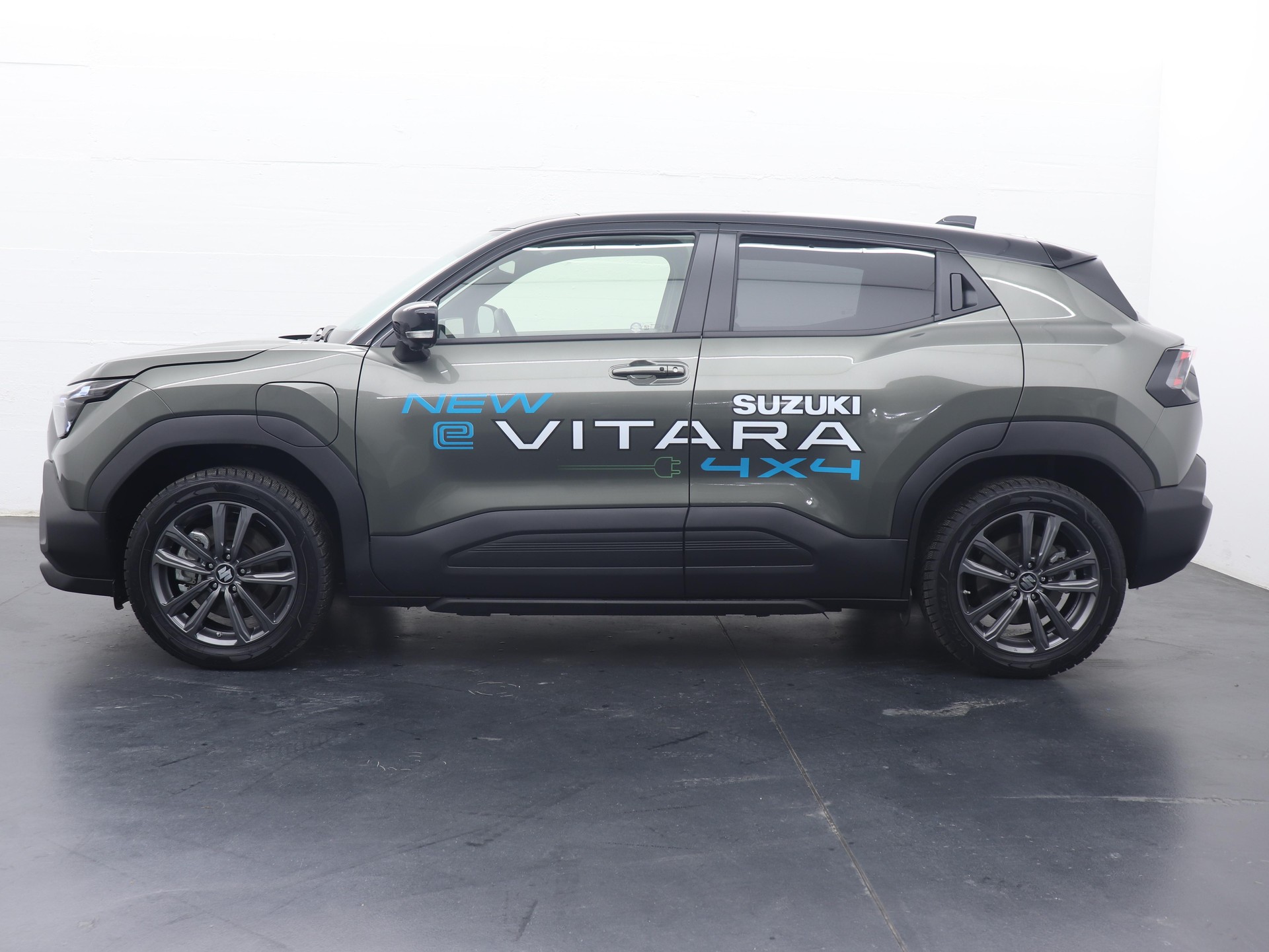 SUZUKI e Vitara Compact Top 4x4-image-3