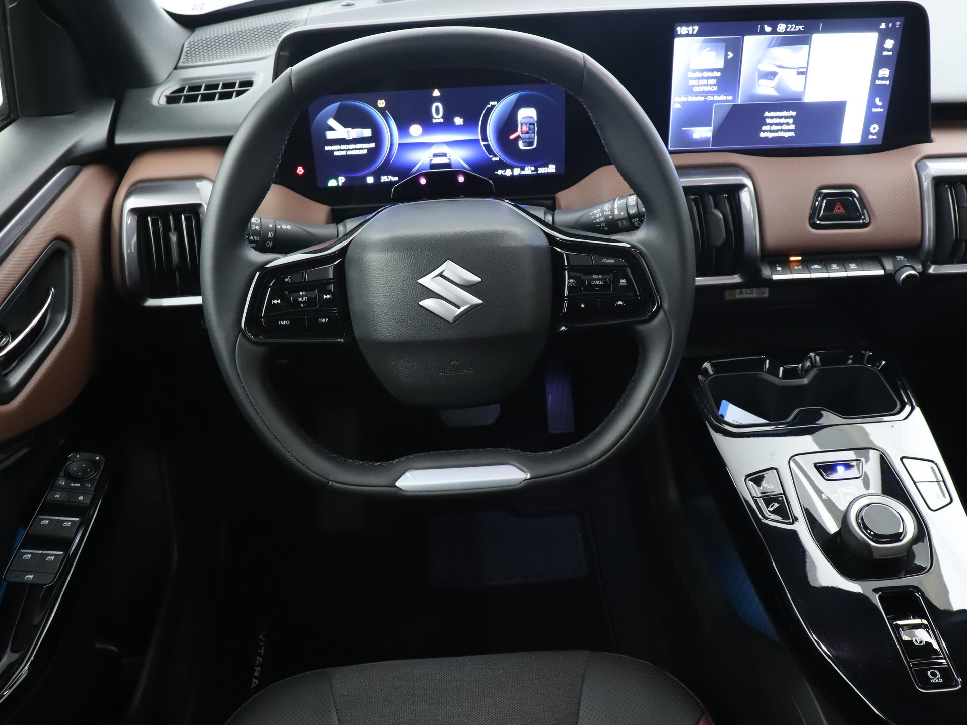 SUZUKI e Vitara Compact Top 4x4-image-10