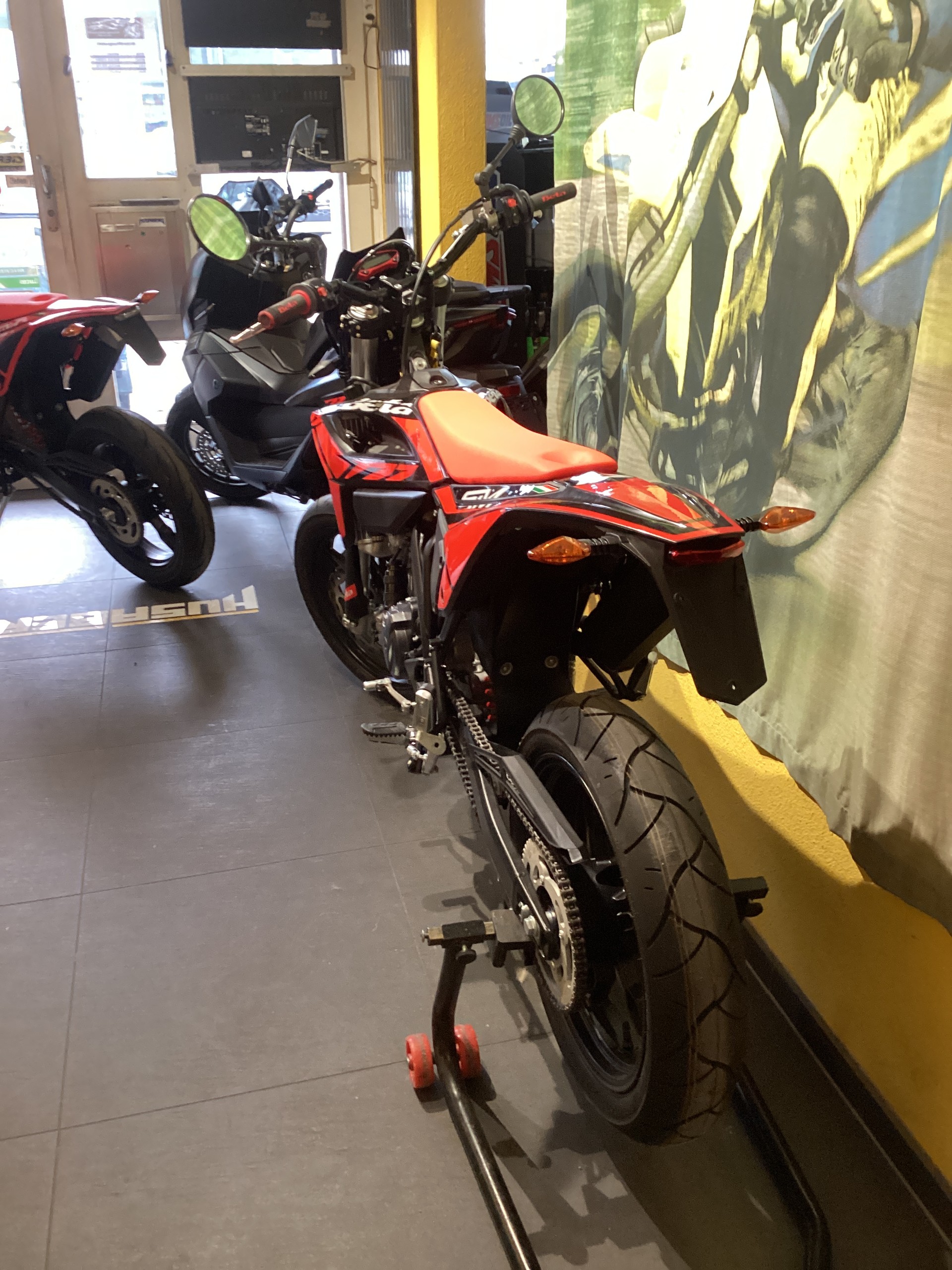 BETA 4T 125 T Motard-image-6