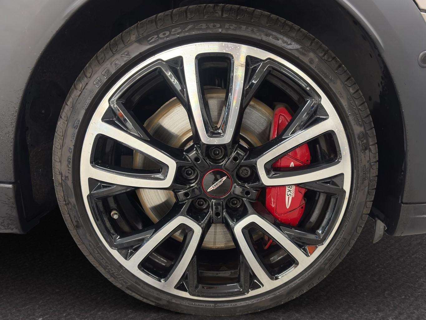 MINI John Cooper Works-image-9