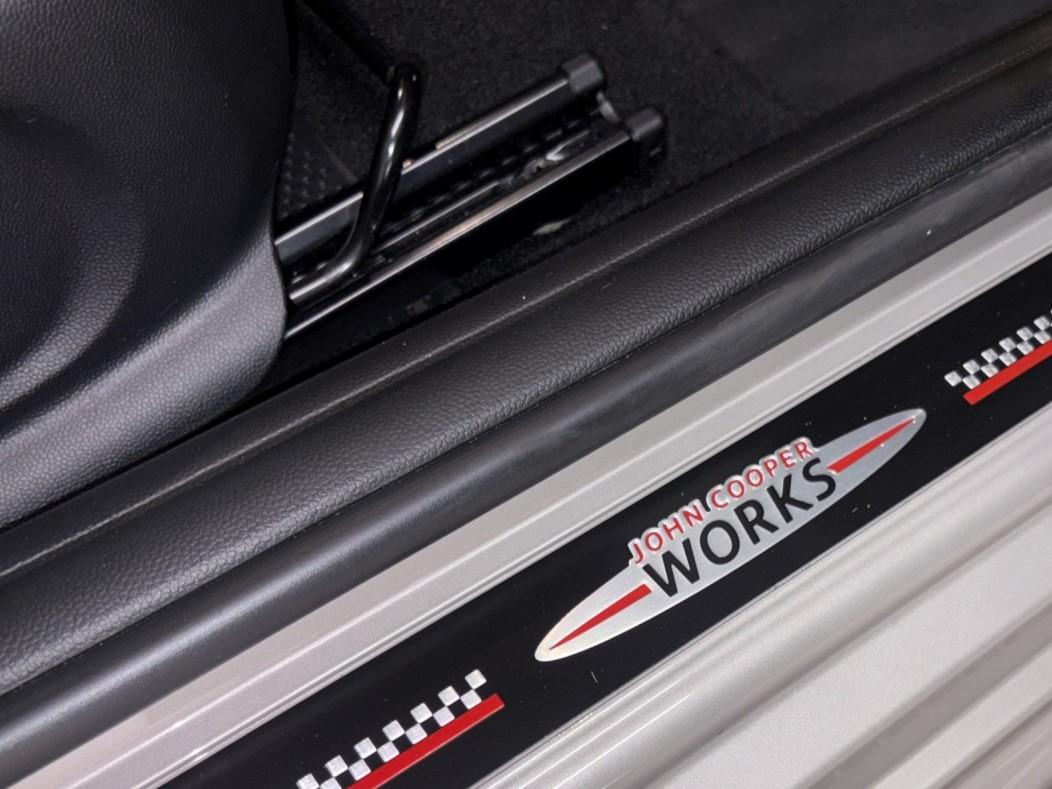 MINI John Cooper Works-image-19