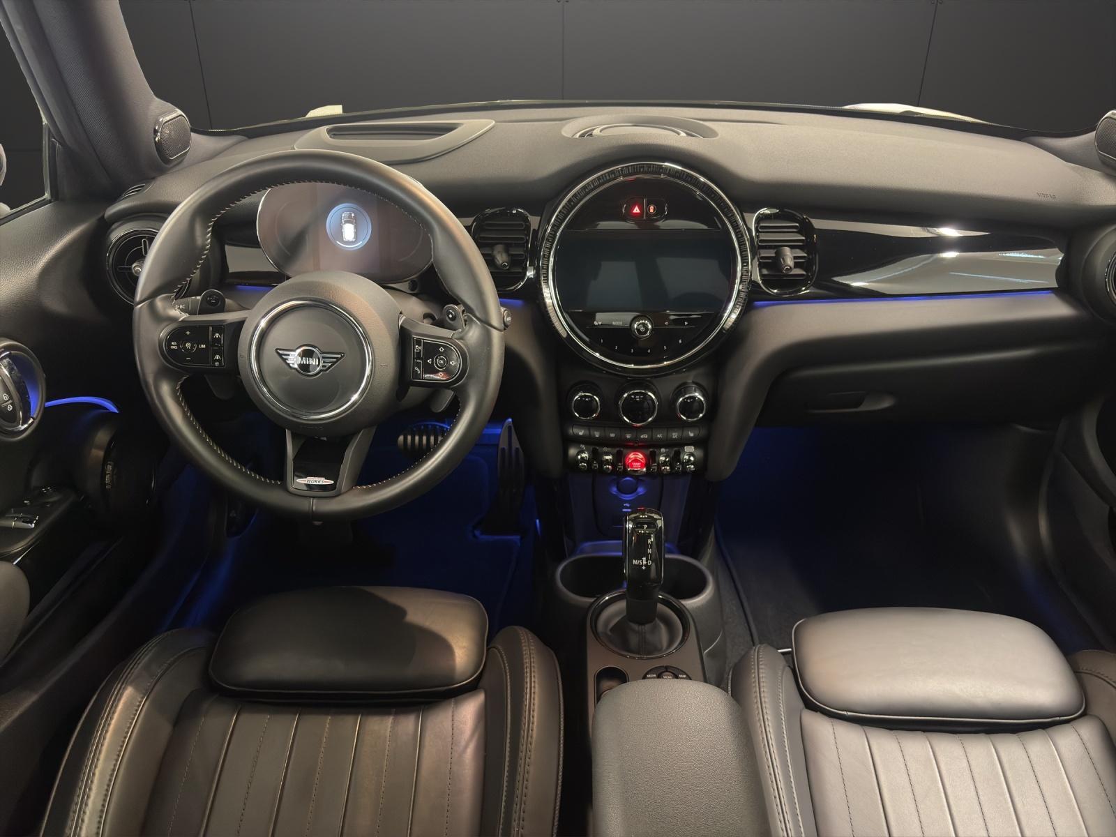 MINI John Cooper Works-image-7