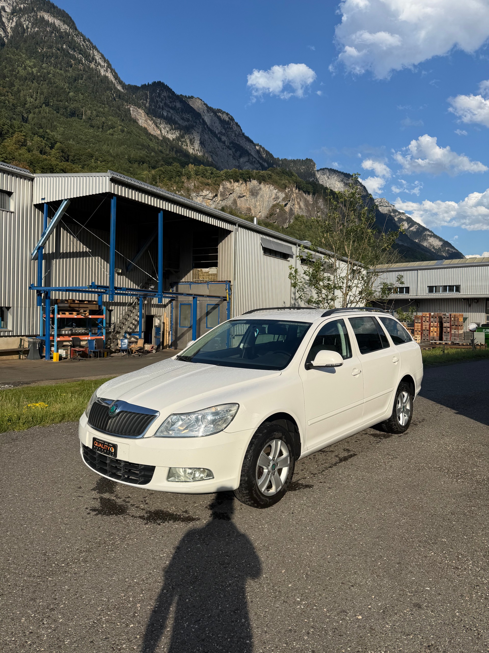 SKODA Octavia Combi 1.6 TDI Twenty20 4x4-showroom-element-1
