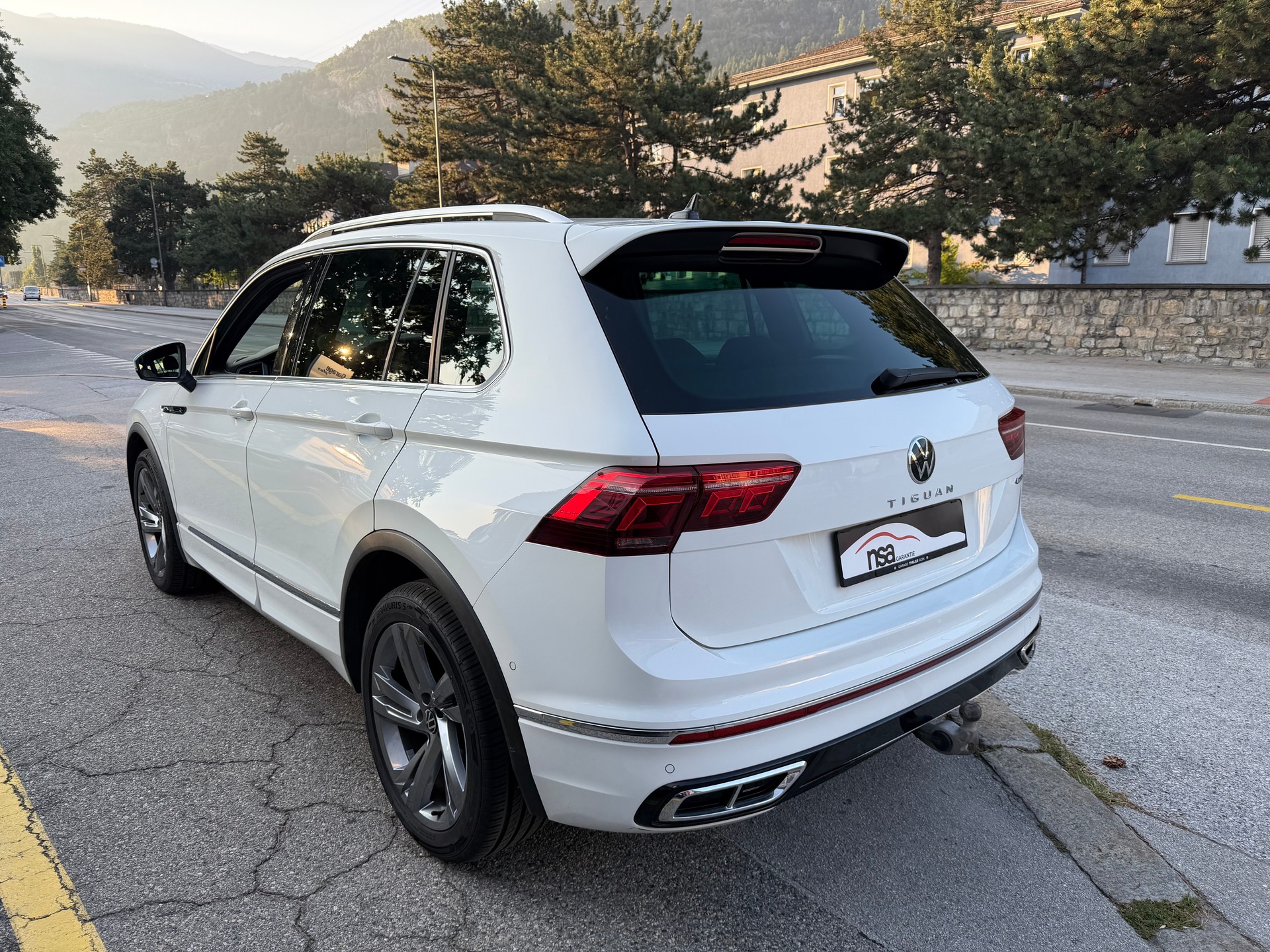 VW Tiguan 2.0TSI R-Line 4Motion DSG-image-5