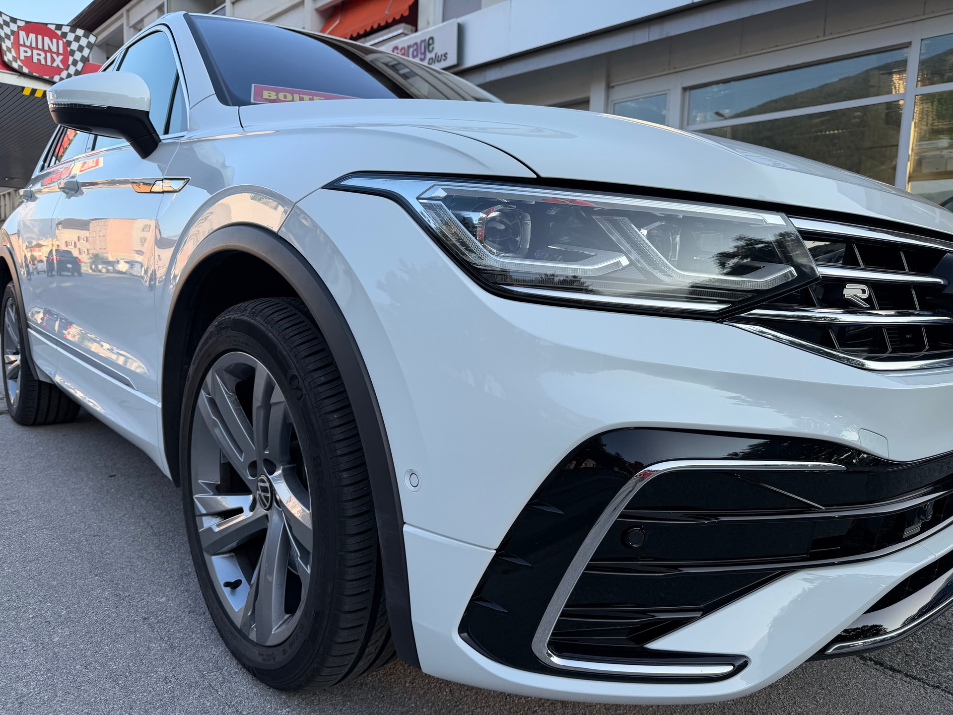 VW Tiguan 2.0TSI R-Line 4Motion DSG-image-8