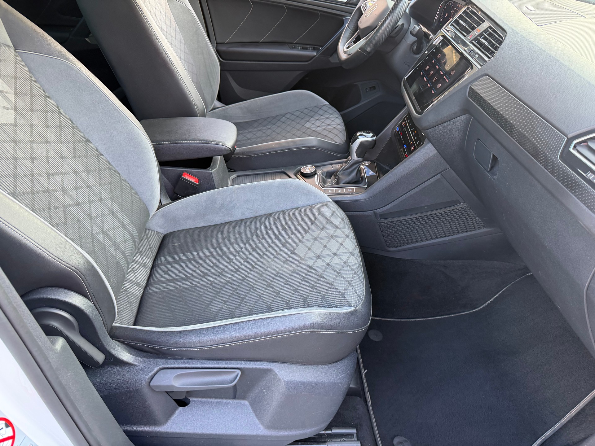 VW Tiguan 2.0TSI R-Line 4Motion DSG-image-12