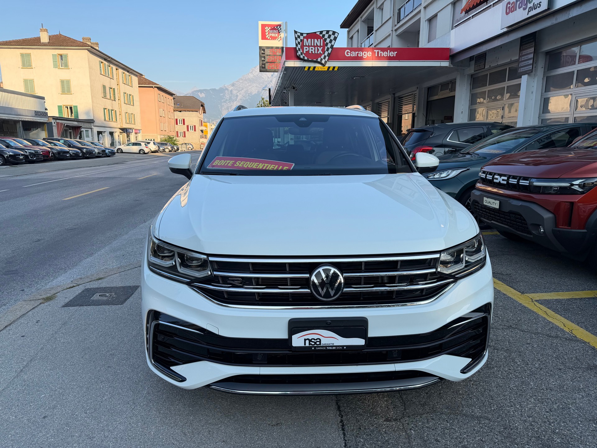VW Tiguan 2.0TSI R-Line 4Motion DSG-image-1