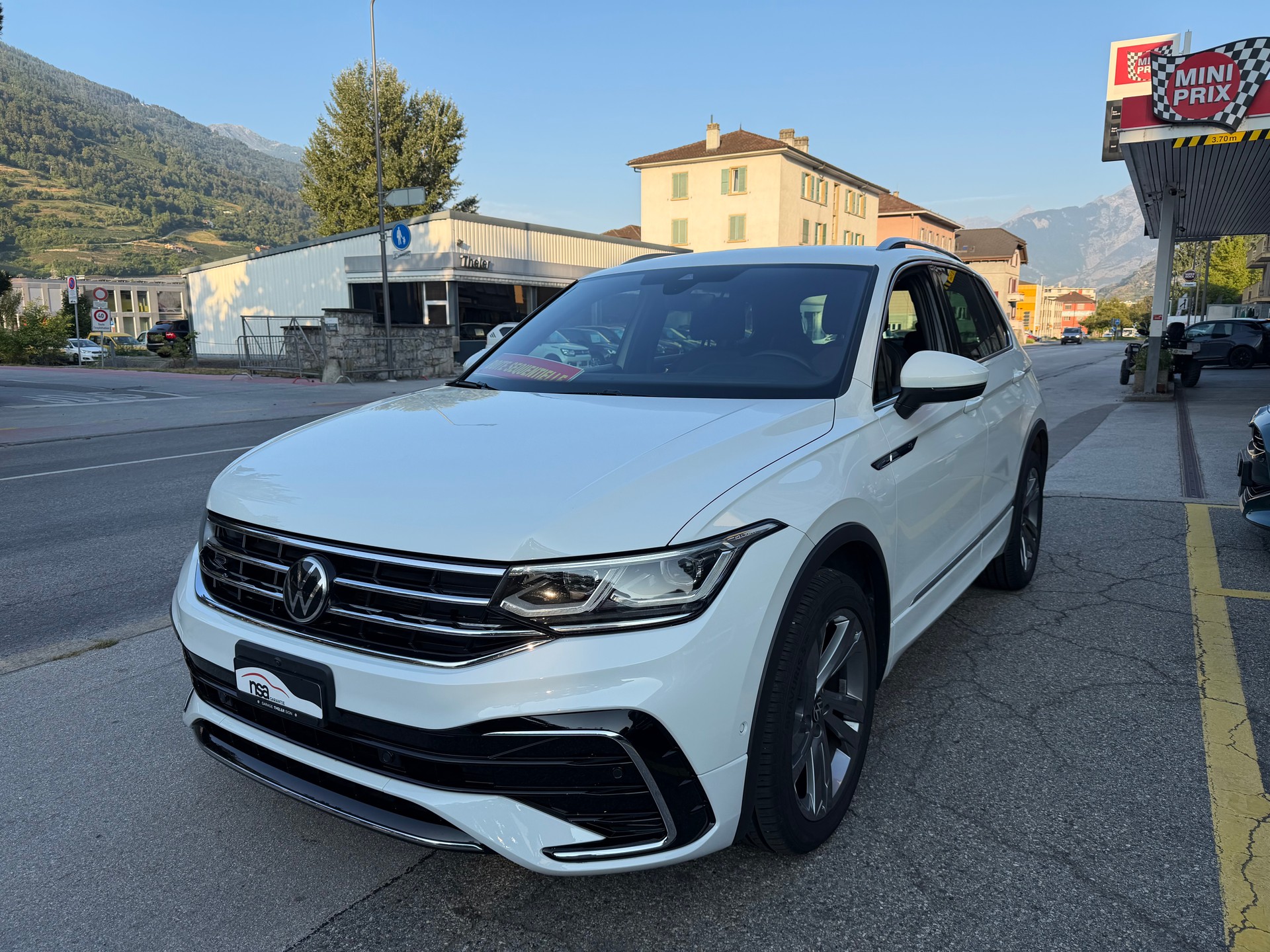 VW Tiguan 2.0TSI R-Line 4Motion DSG-image-2